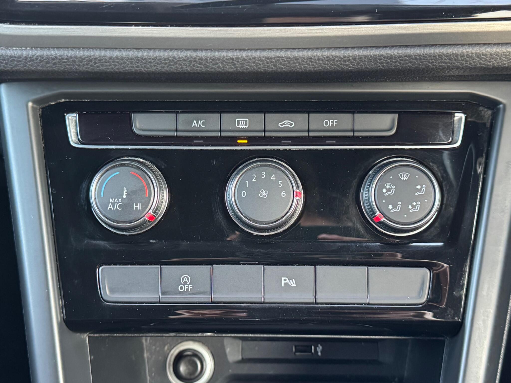 Volkswagen Touran - Image 32