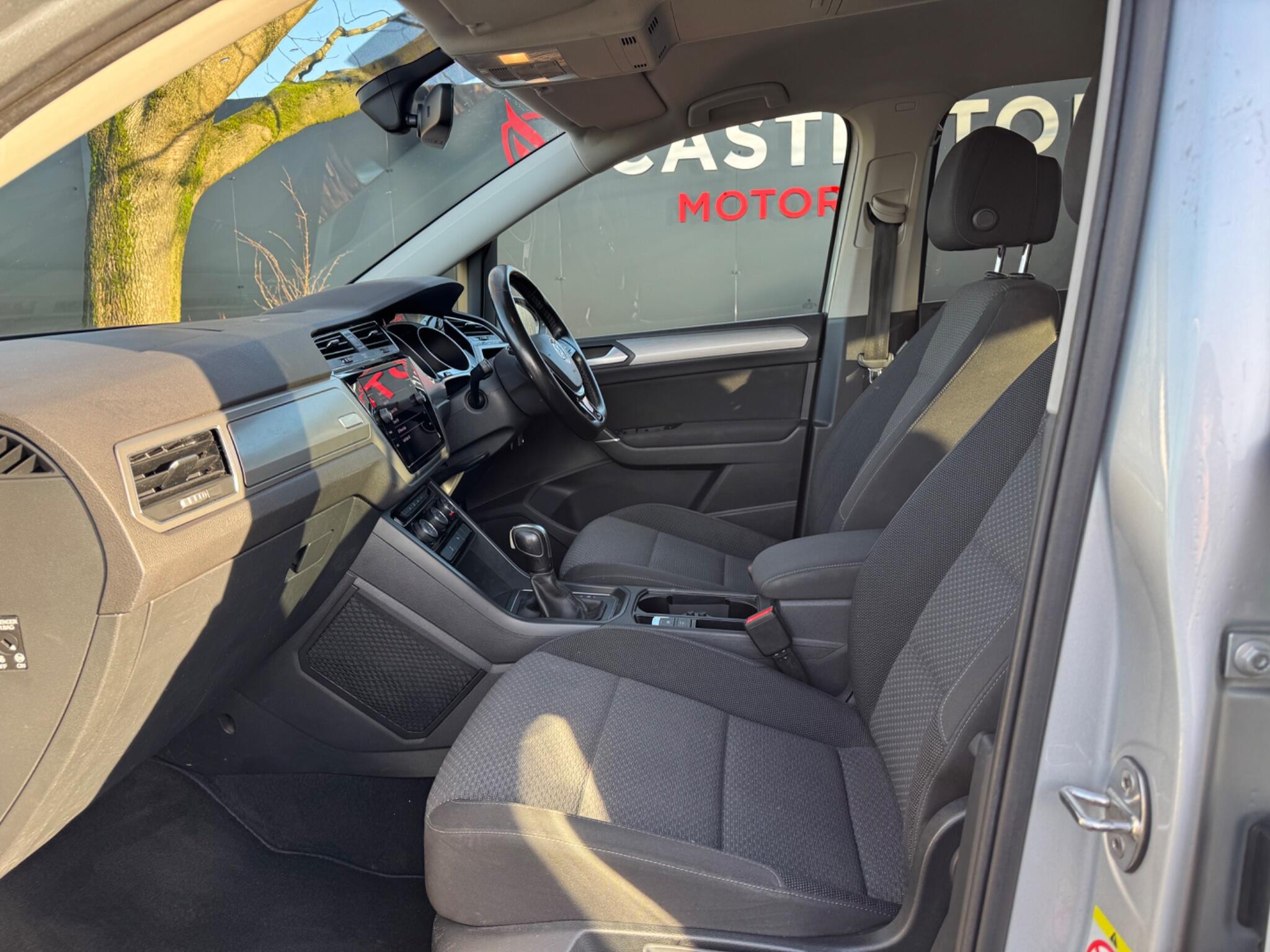 Volkswagen Touran - Image 43