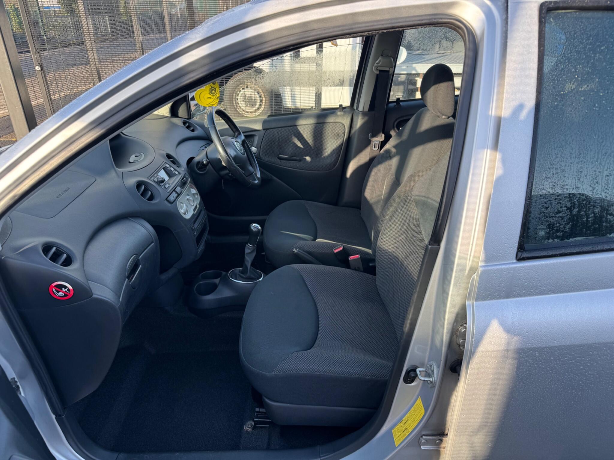 Toyota Yaris - Image 10