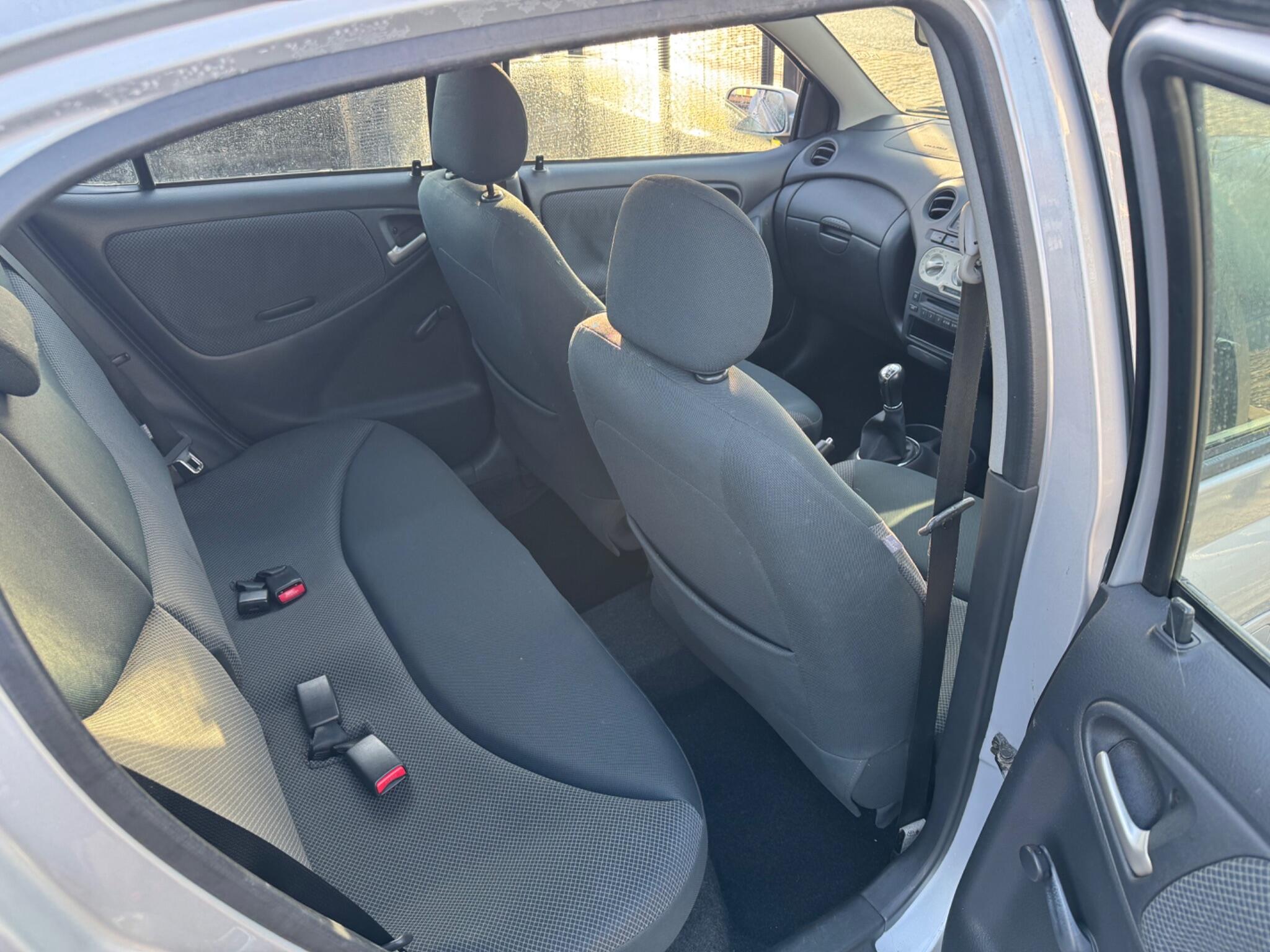 Toyota Yaris - Image 13