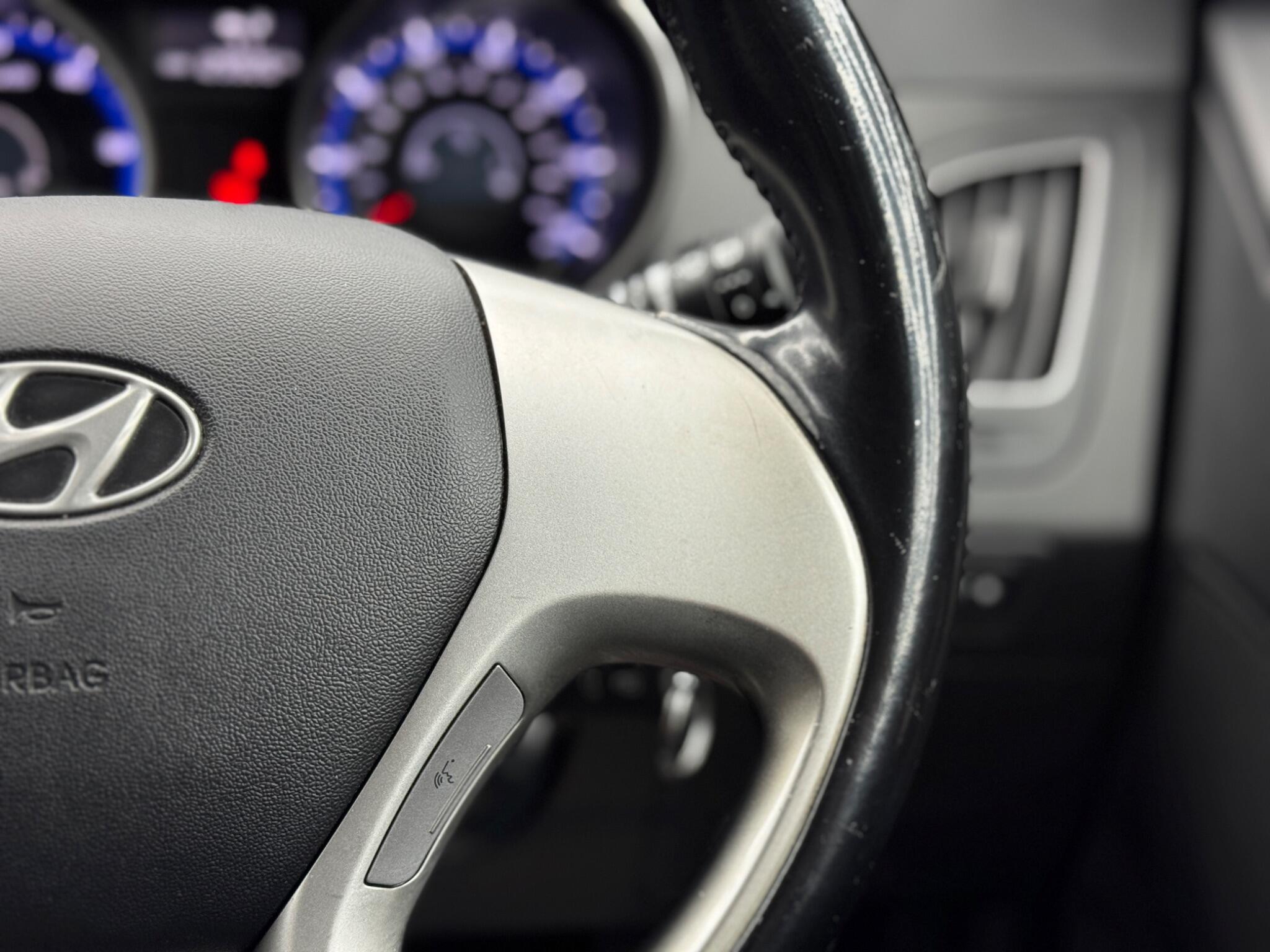 Hyundai ix35 - Image 21