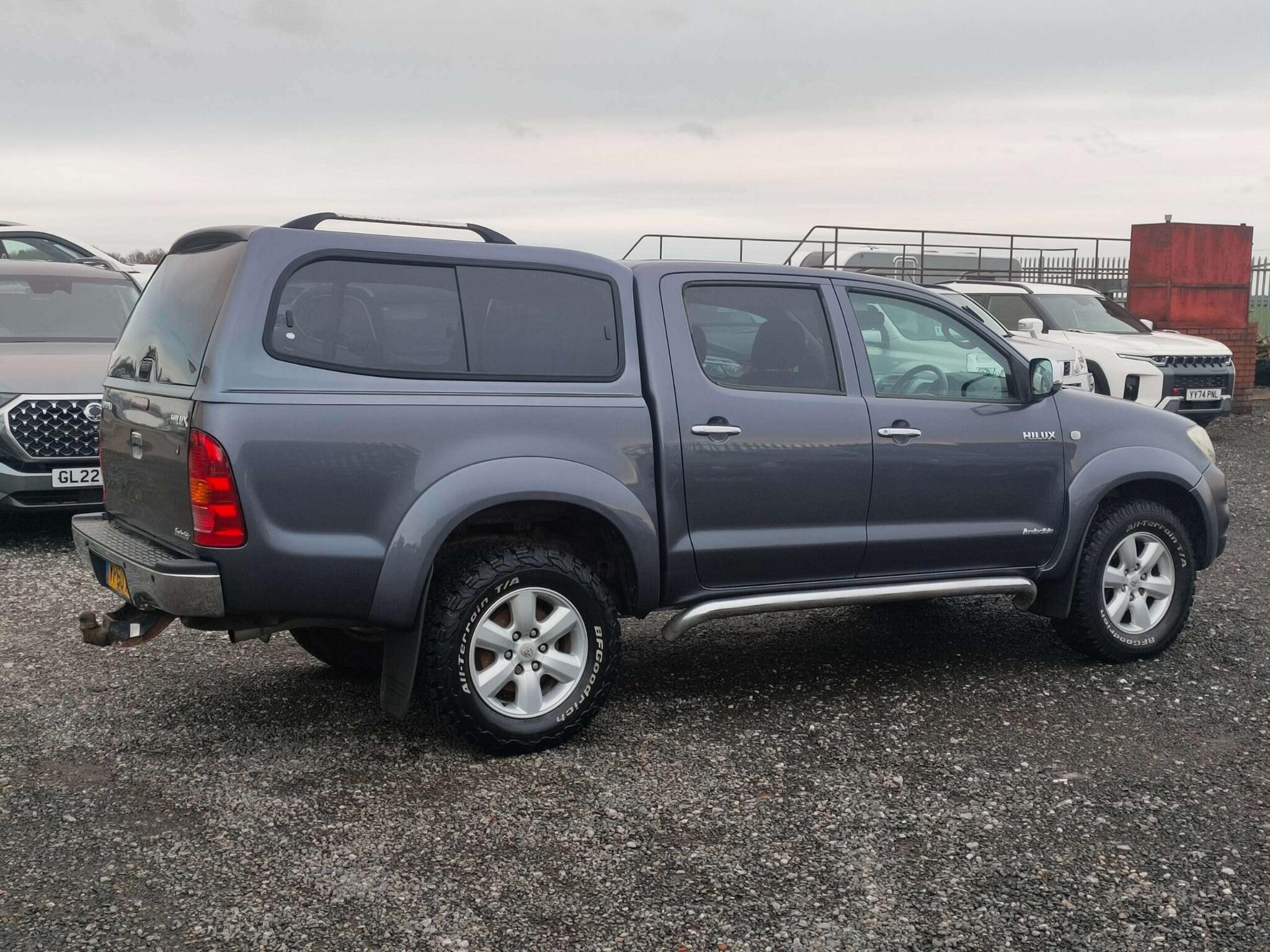 Toyota Hilux - Image 2