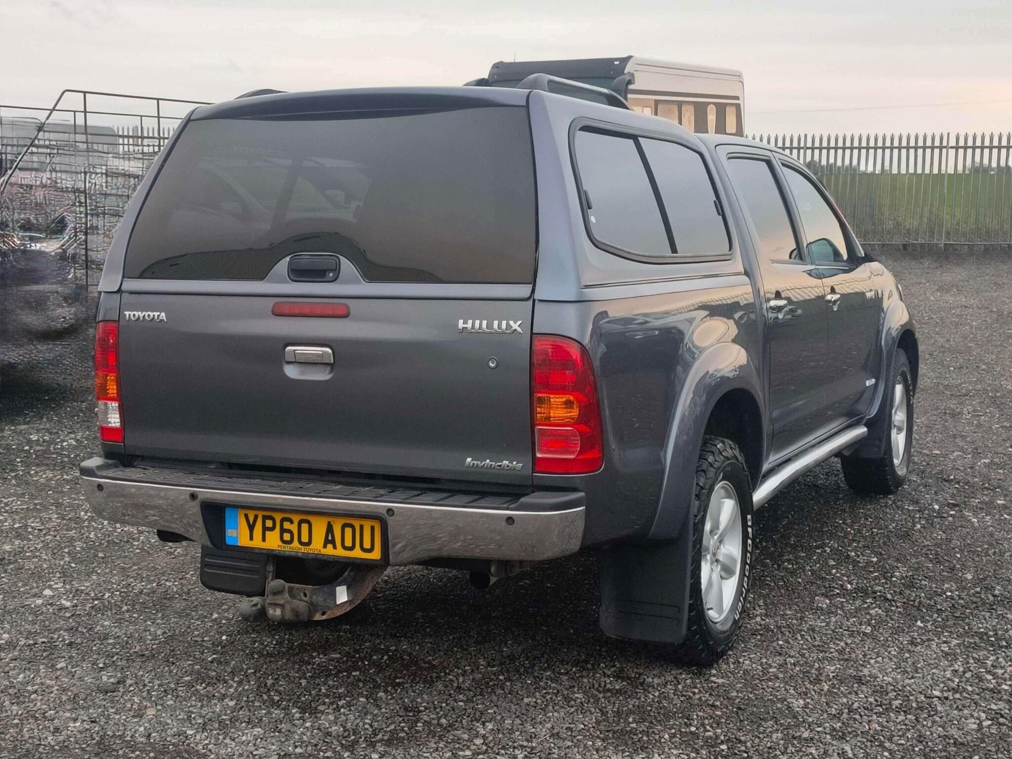 Toyota Hilux - Image 10