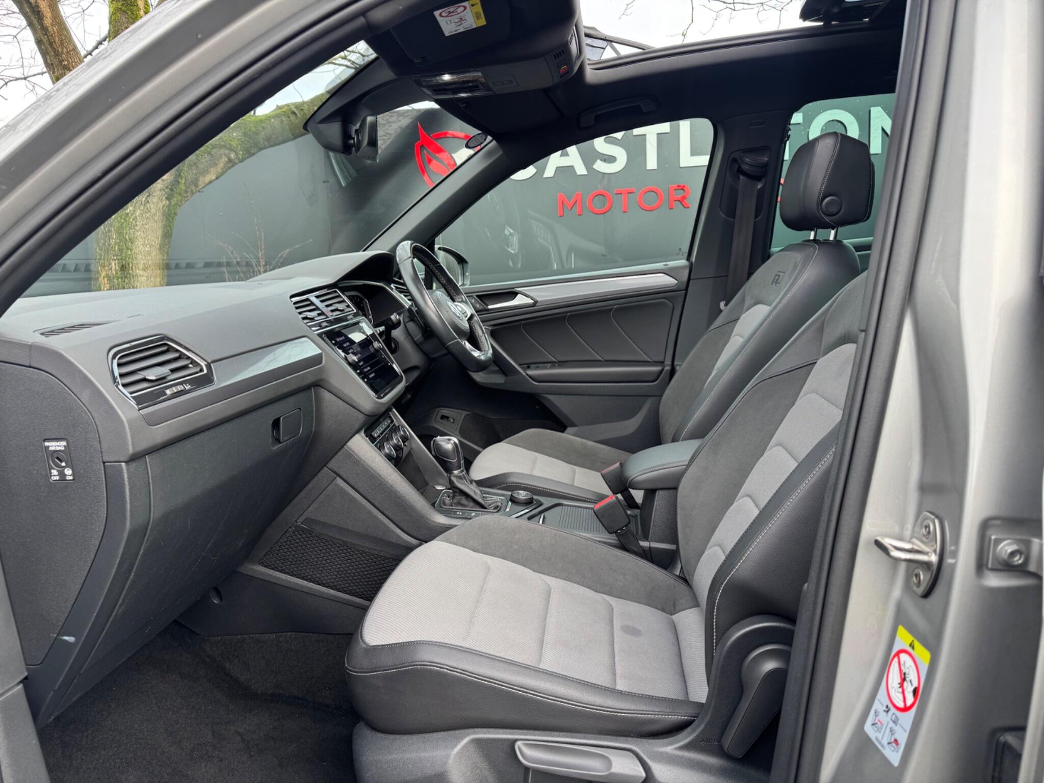Volkswagen Tiguan - Image 11