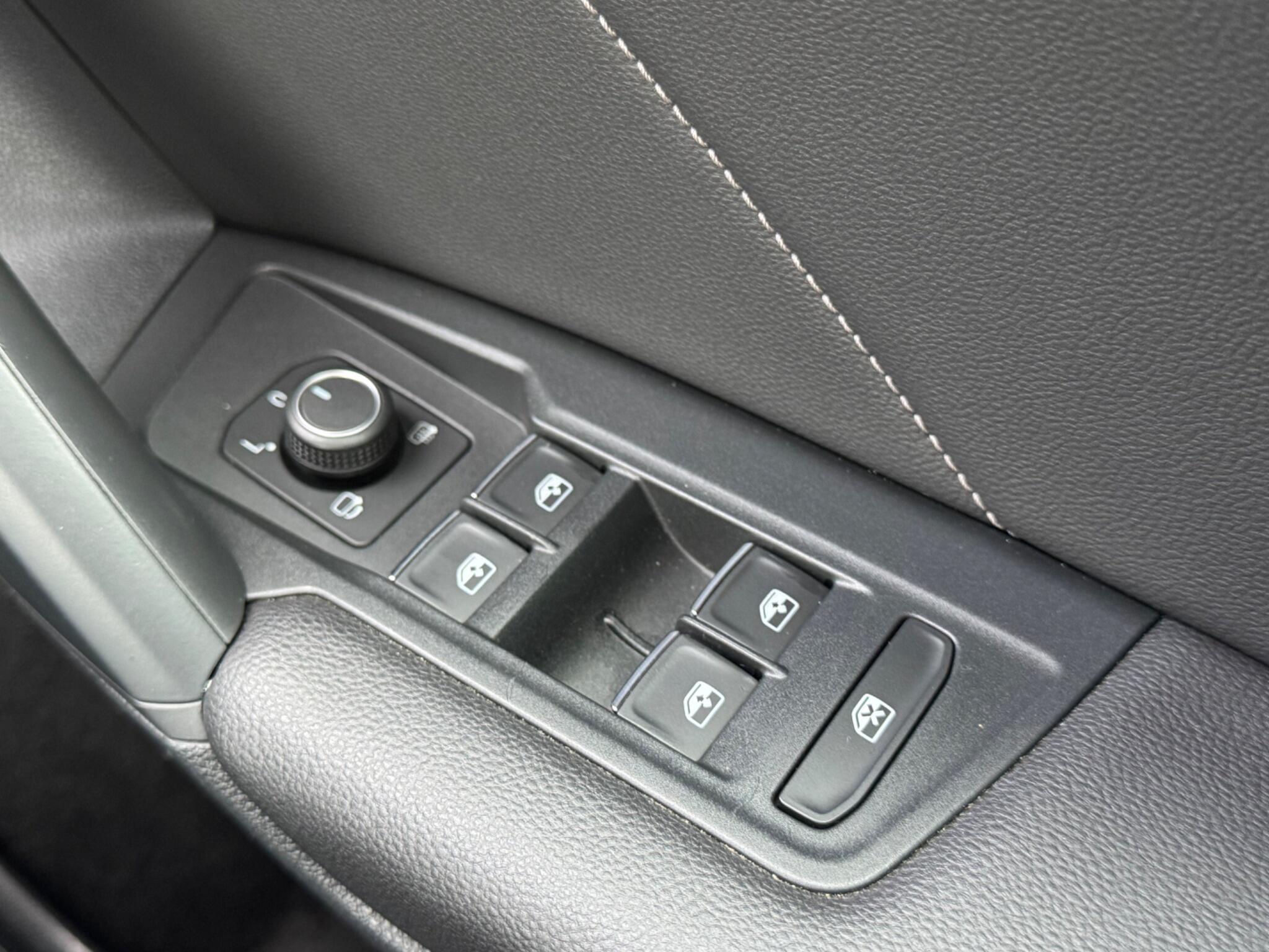 Volkswagen Tiguan - Image 26
