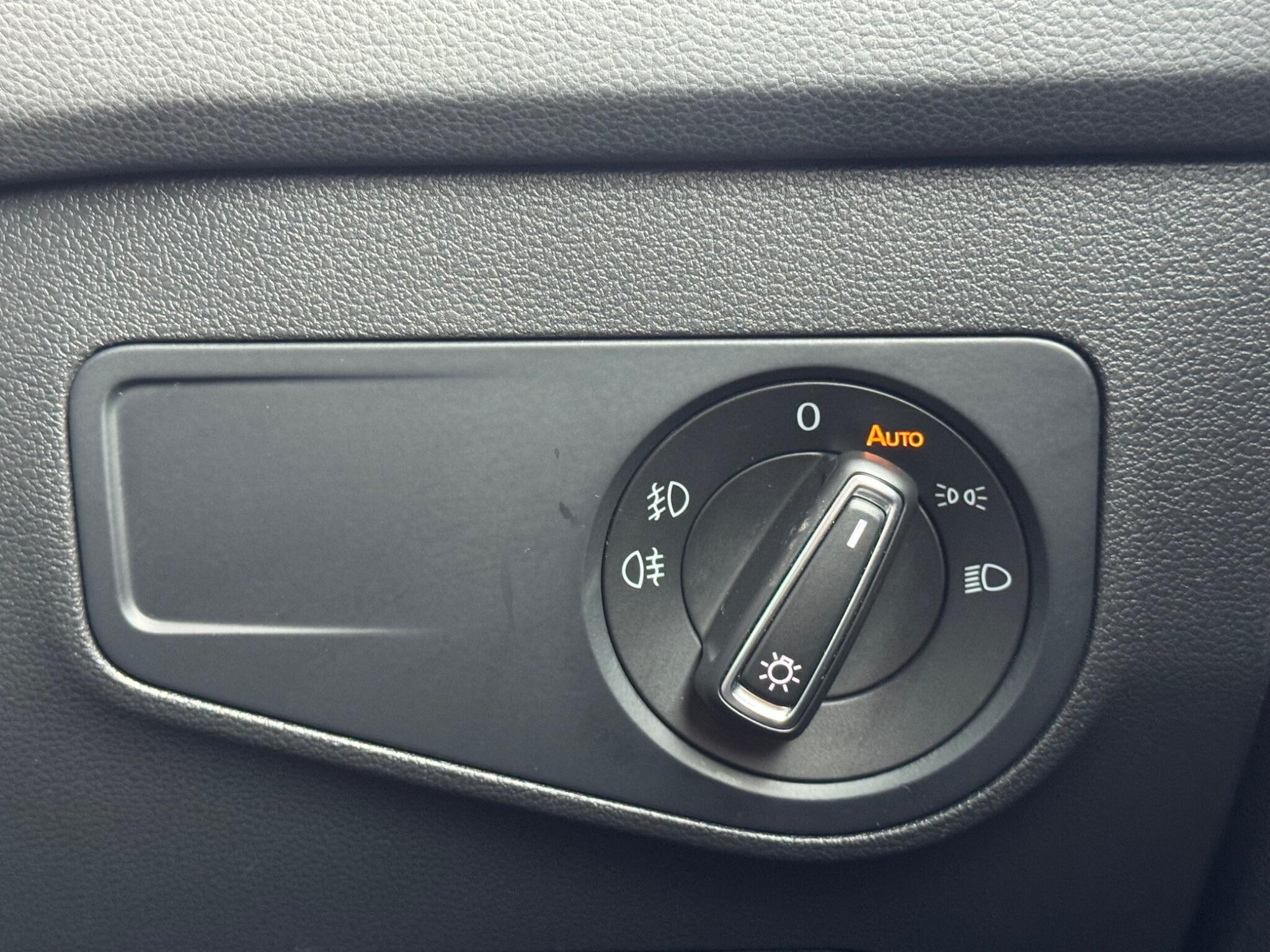 Volkswagen Tiguan - Image 31