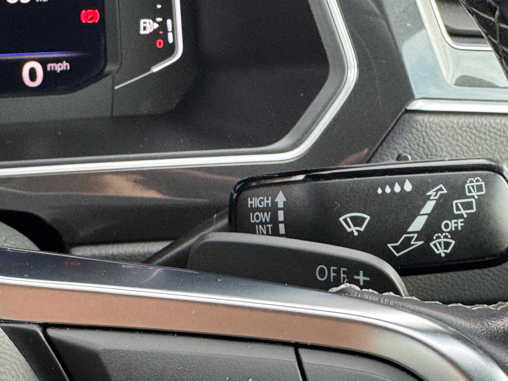 Volkswagen Tiguan - Image 35