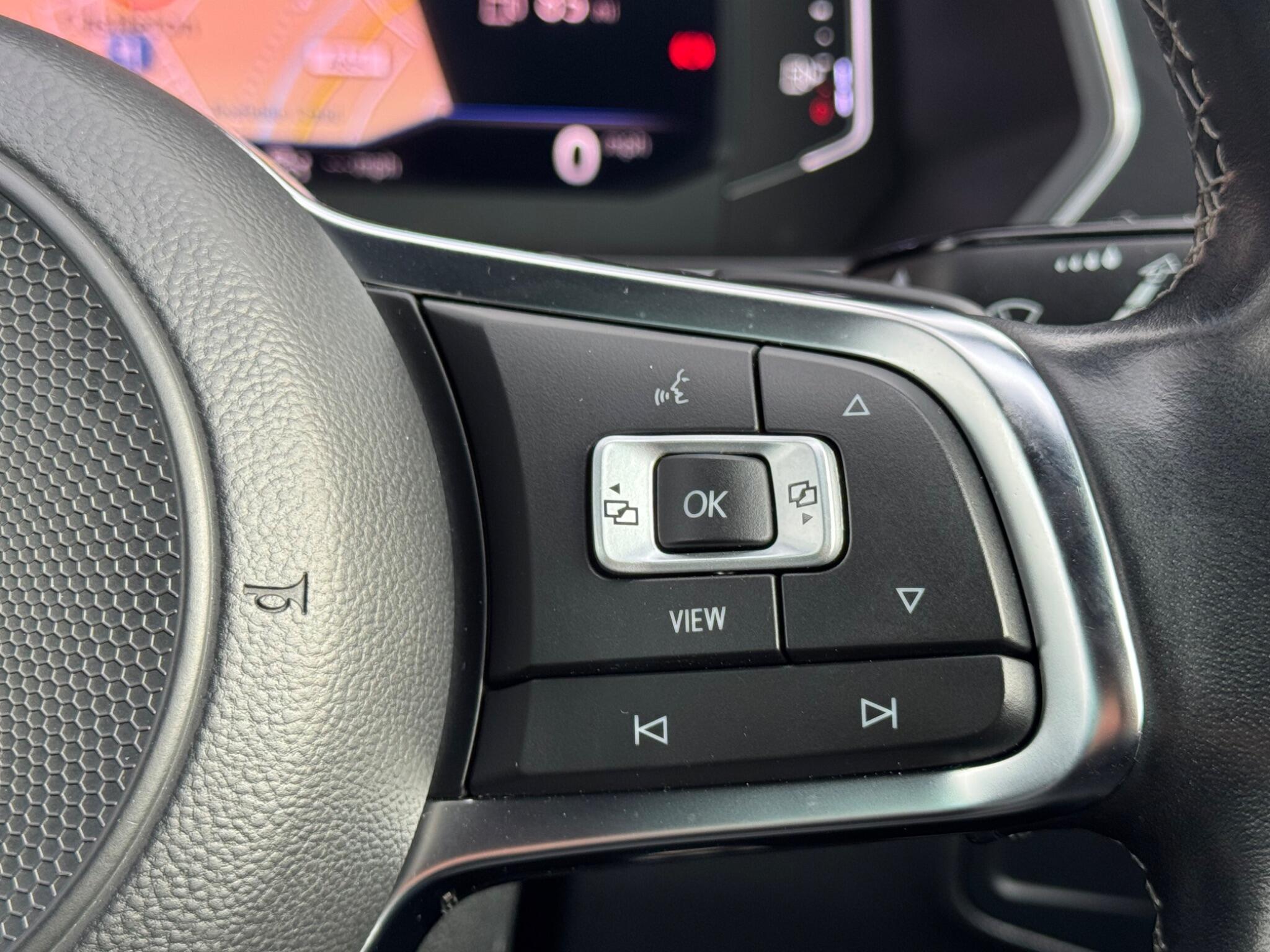 Volkswagen Tiguan - Image 37