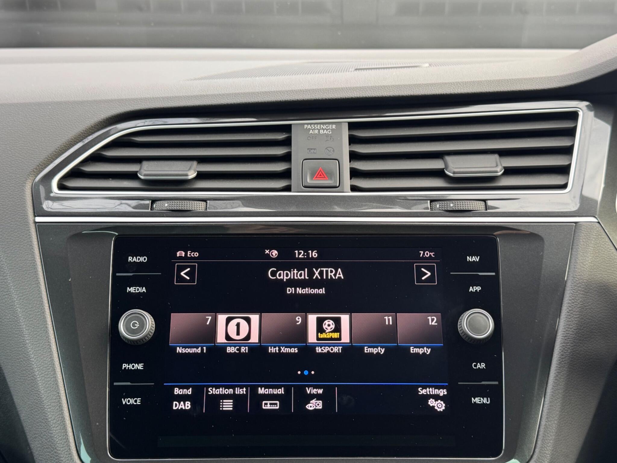 Volkswagen Tiguan - Image 45