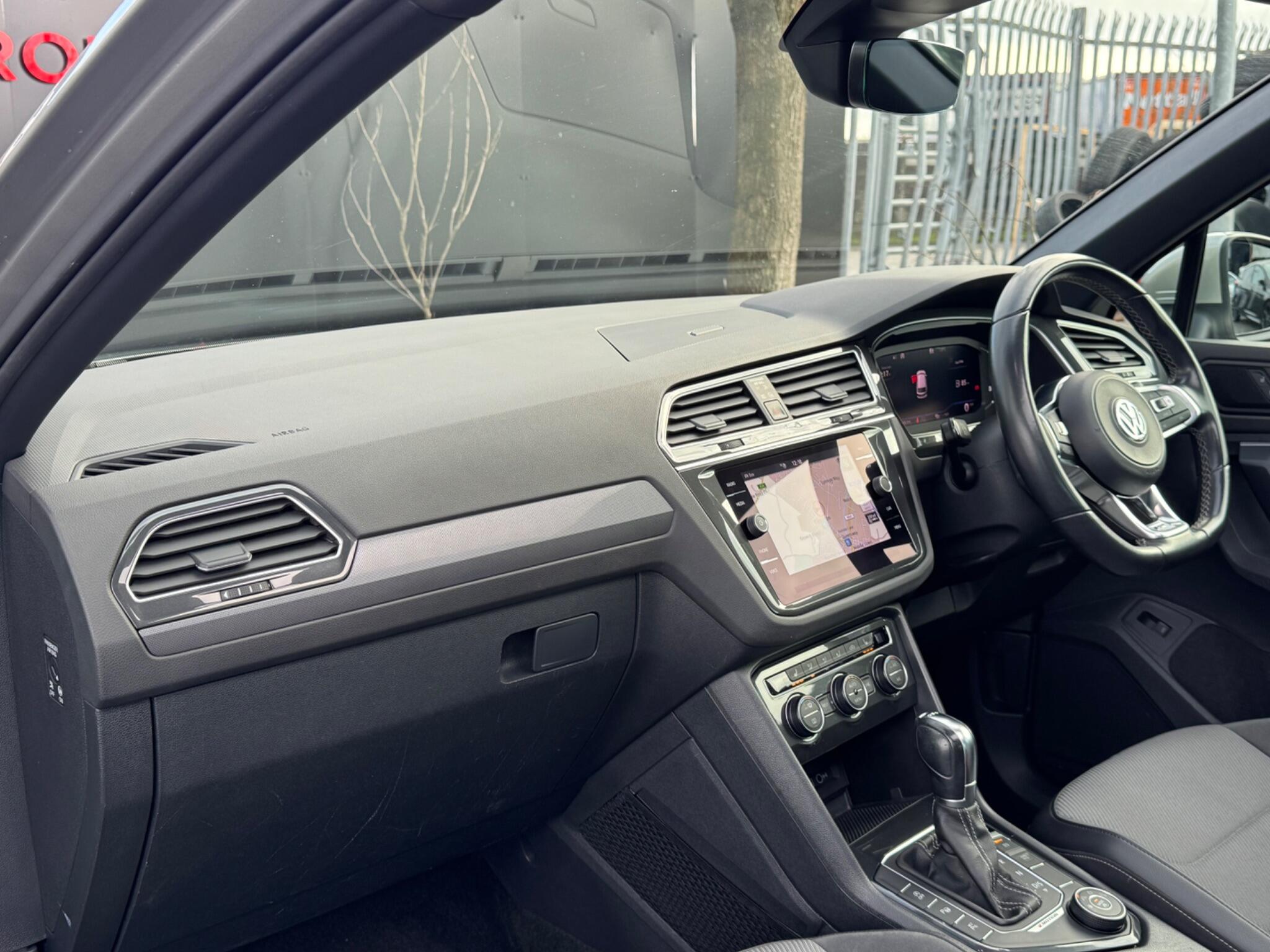 Volkswagen Tiguan - Image 56
