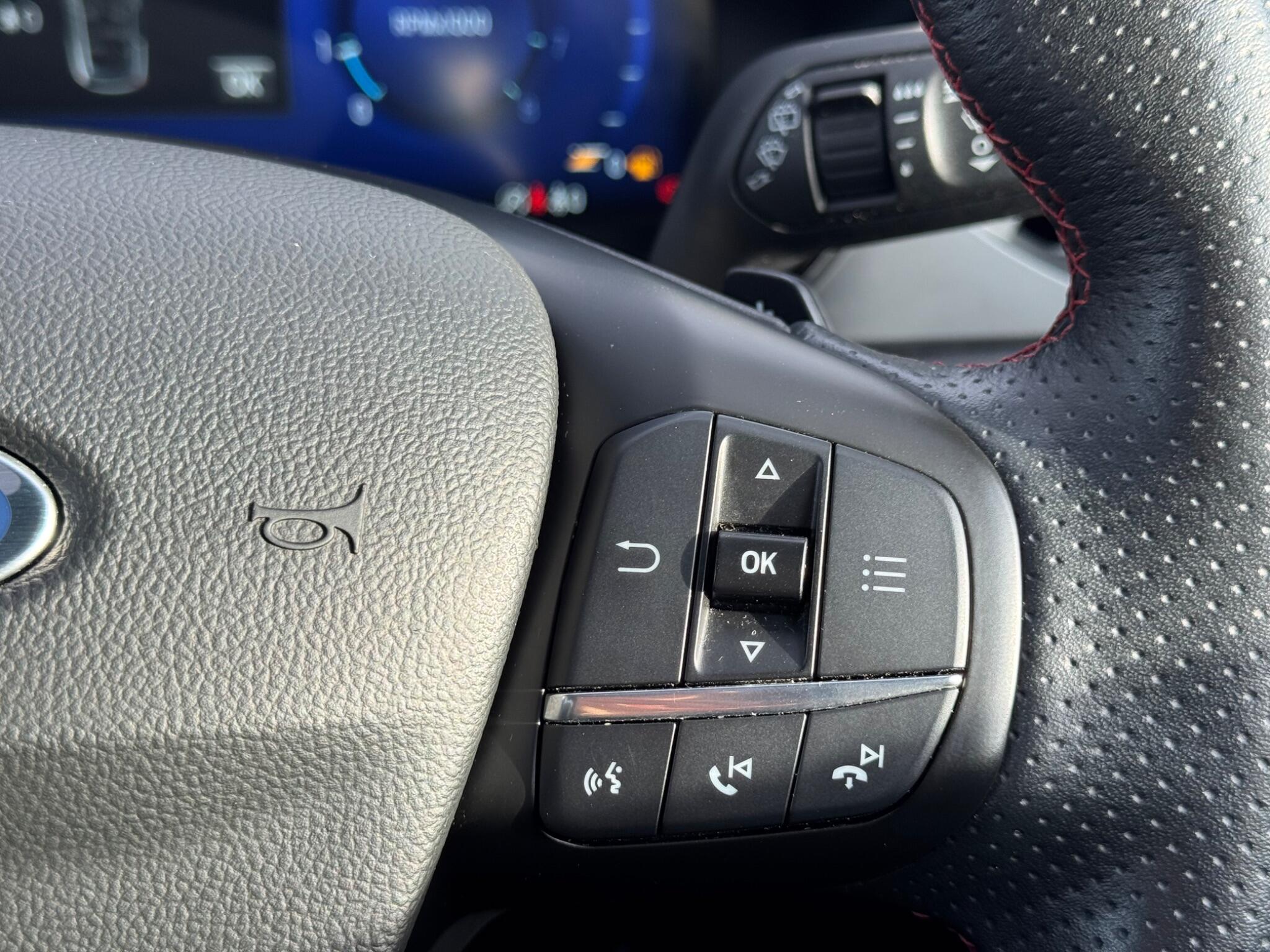 Ford Focus - Image 23