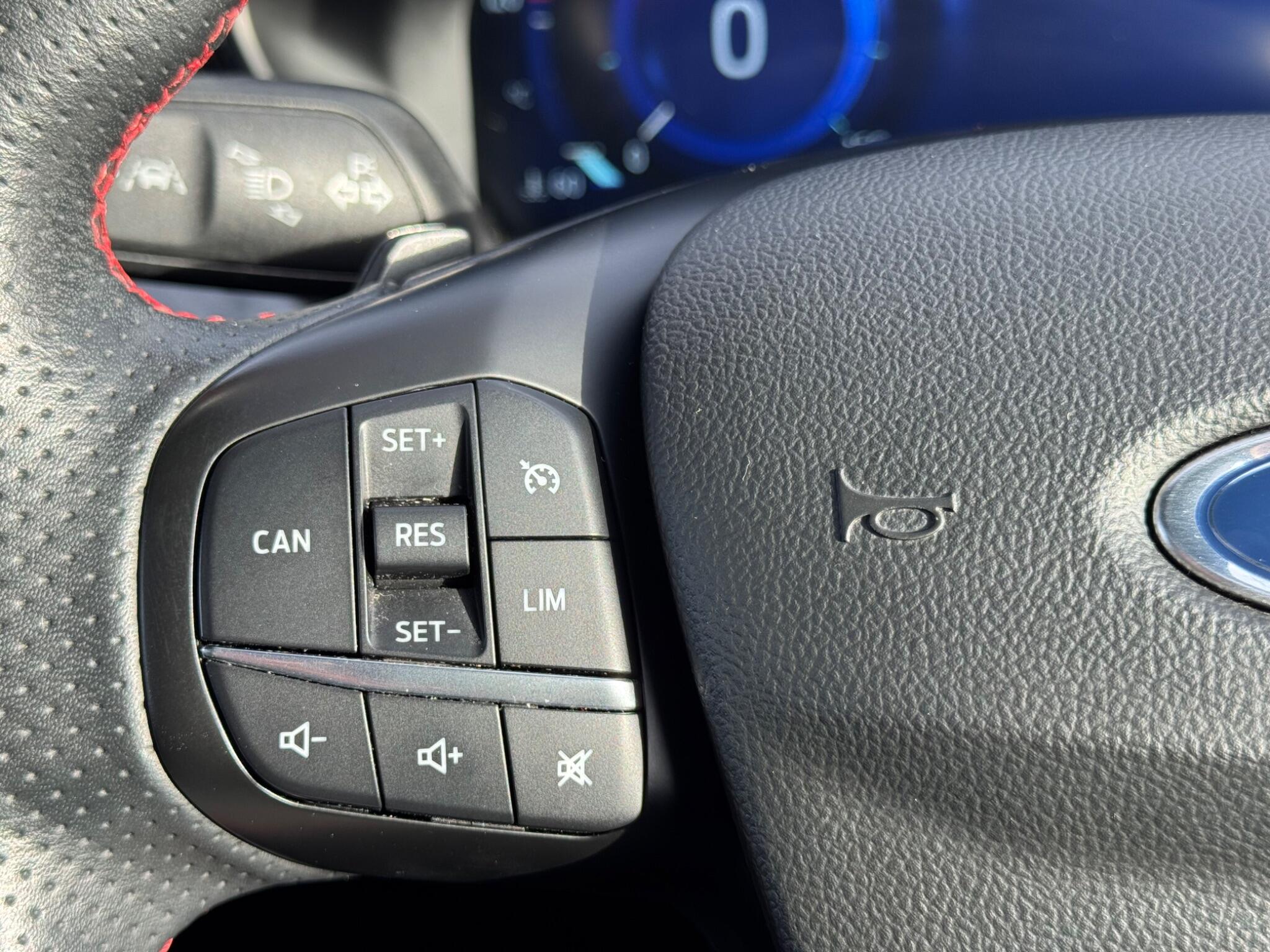 Ford Focus - Image 28