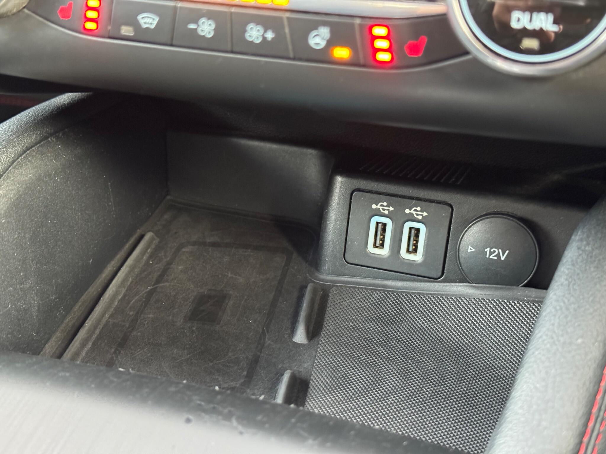 Ford Focus - Image 29
