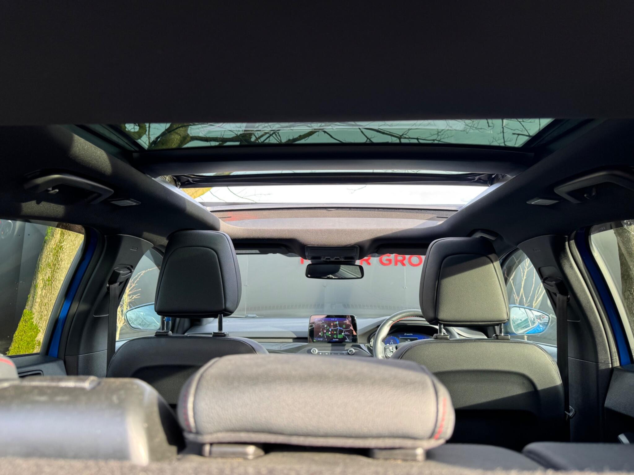 Ford Focus - Image 35