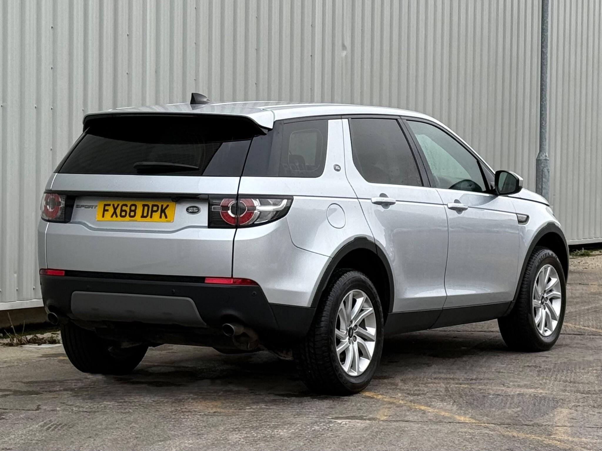 Land Rover DISCOVERY SPORT - Image 10