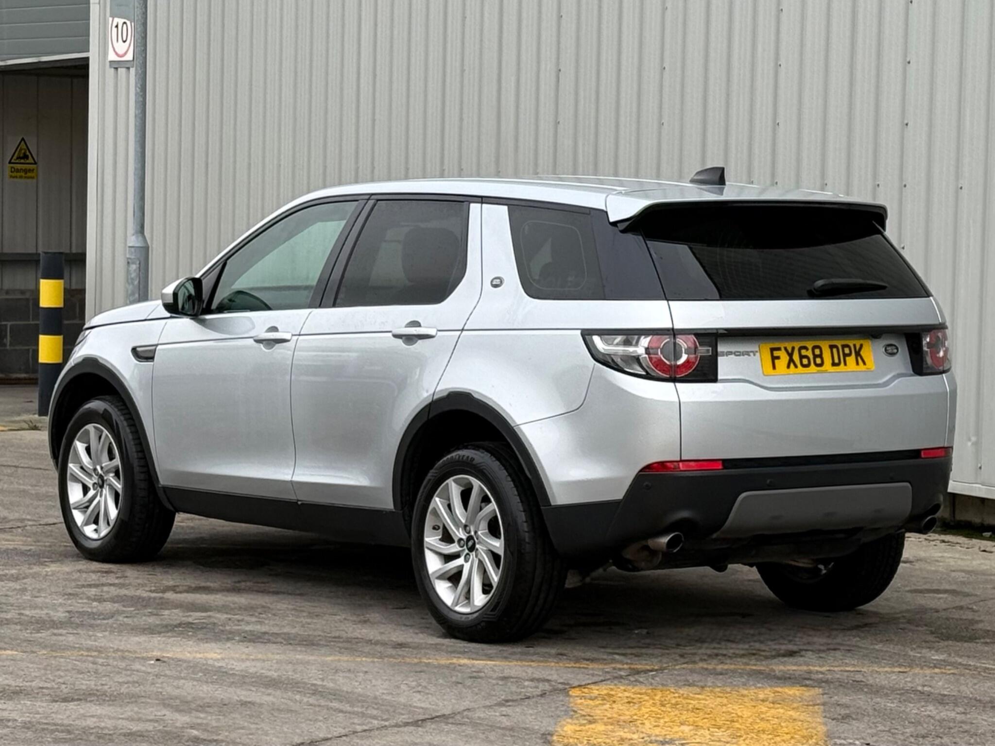 Land Rover DISCOVERY SPORT - Image 13