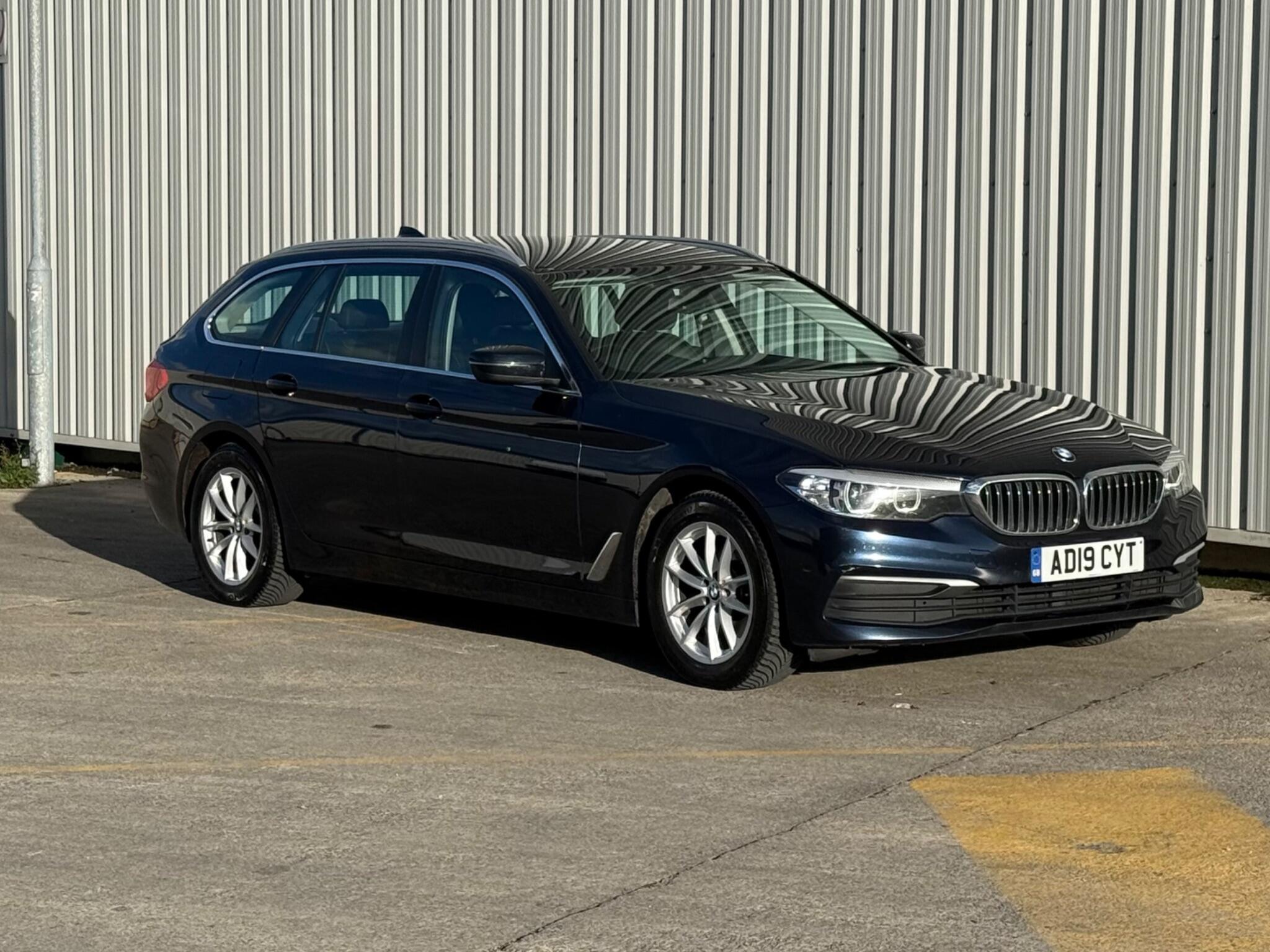 BMW 5 Series - Image 8