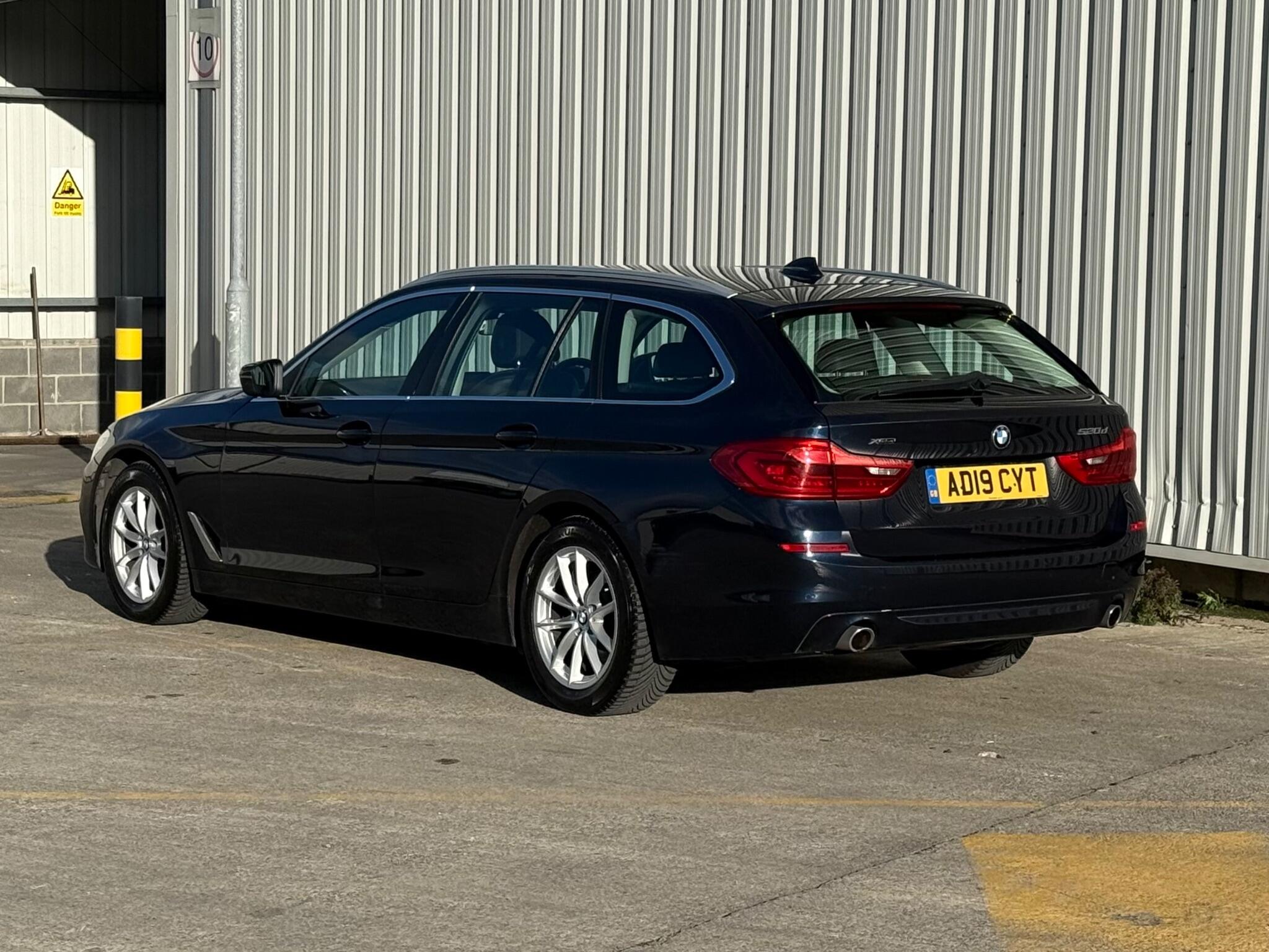 BMW 5 Series - Image 13