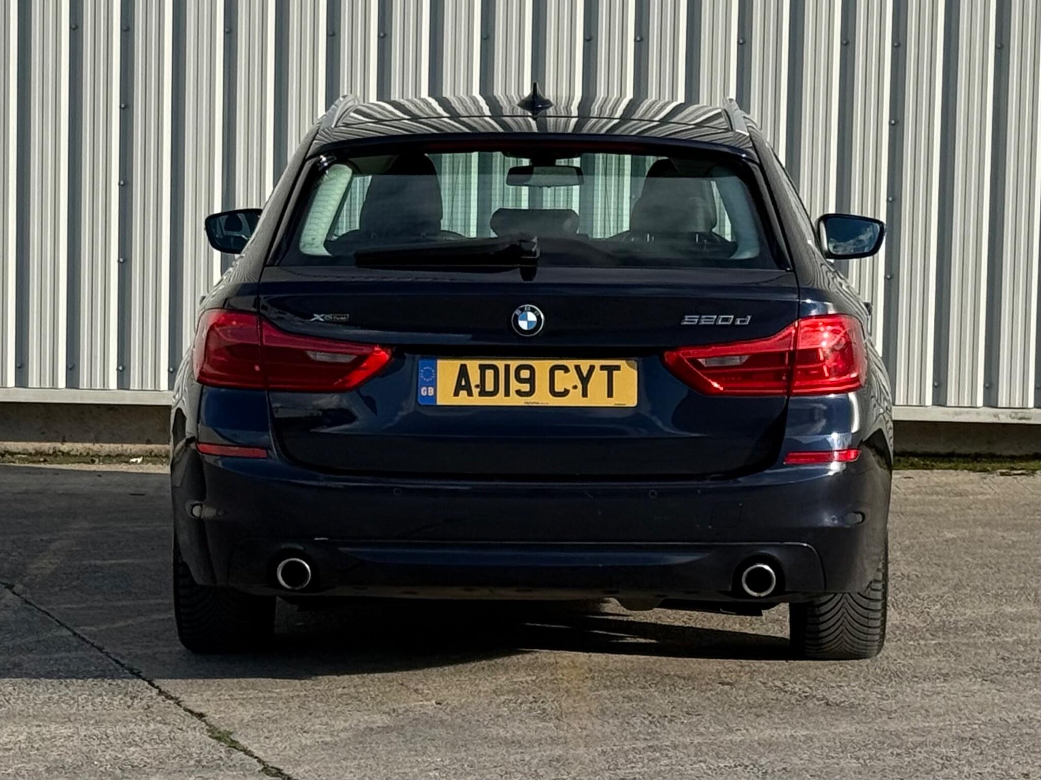 BMW 5 Series - Image 14