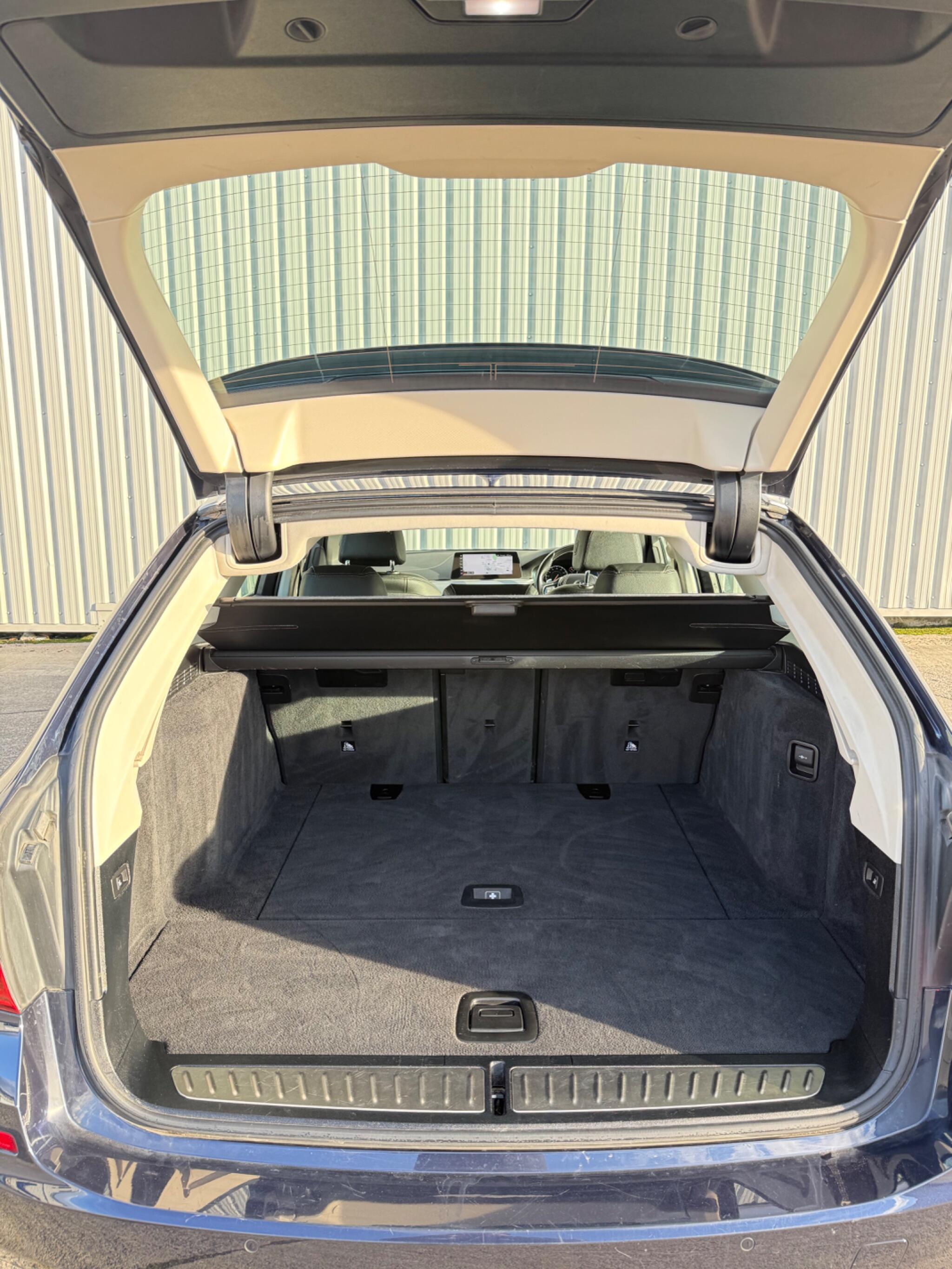 BMW 5 Series - Image 19