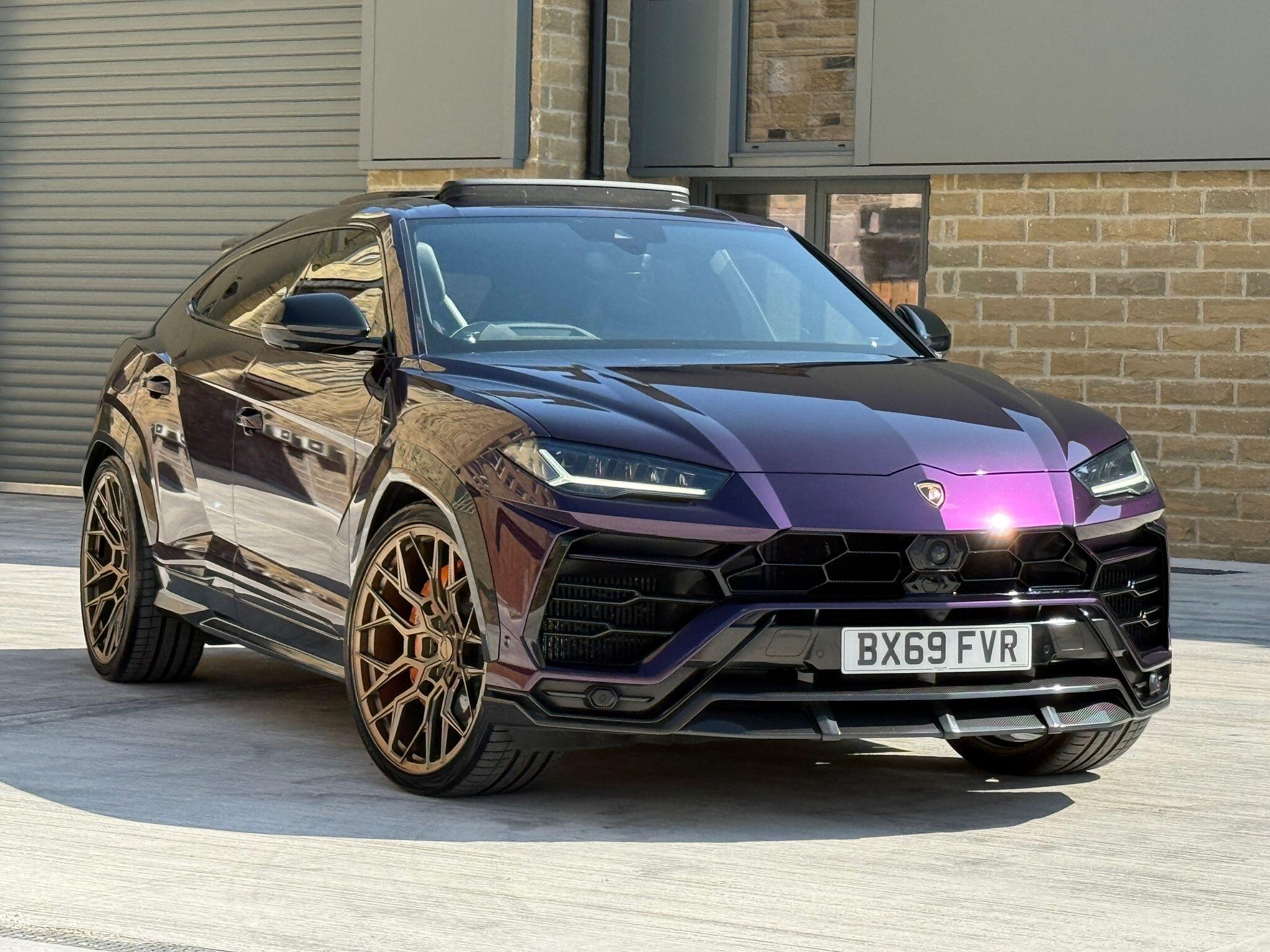 Lamborghini Urus - Image 2