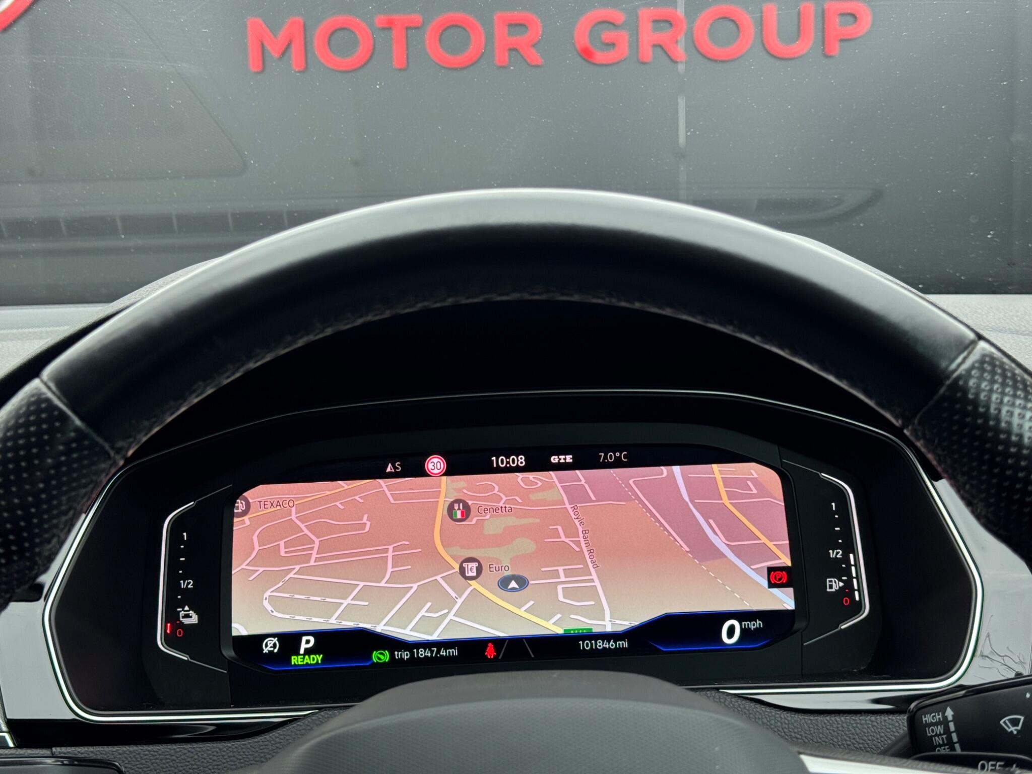 Volkswagen Passat - Image 22