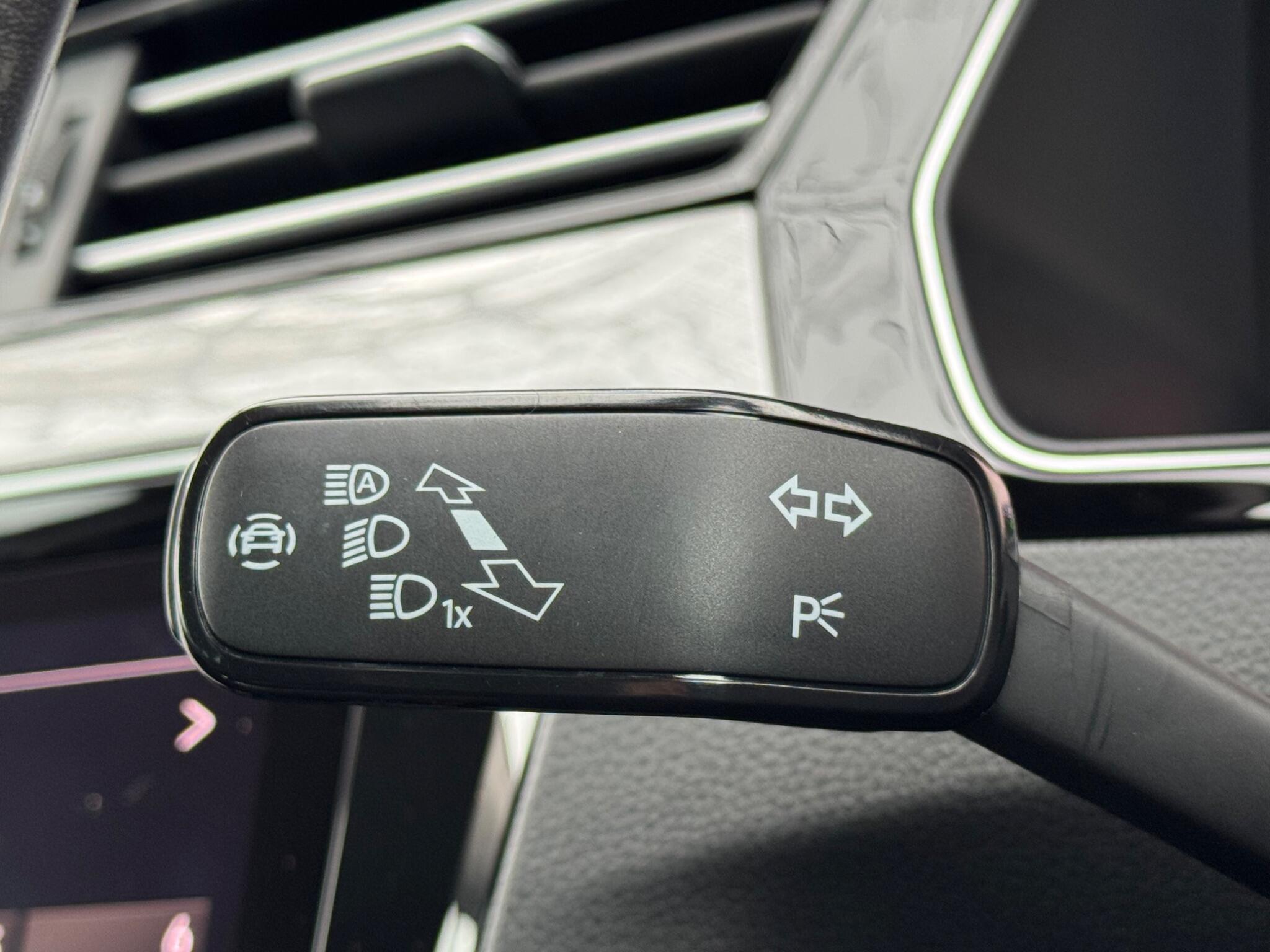 Volkswagen Passat - Image 26