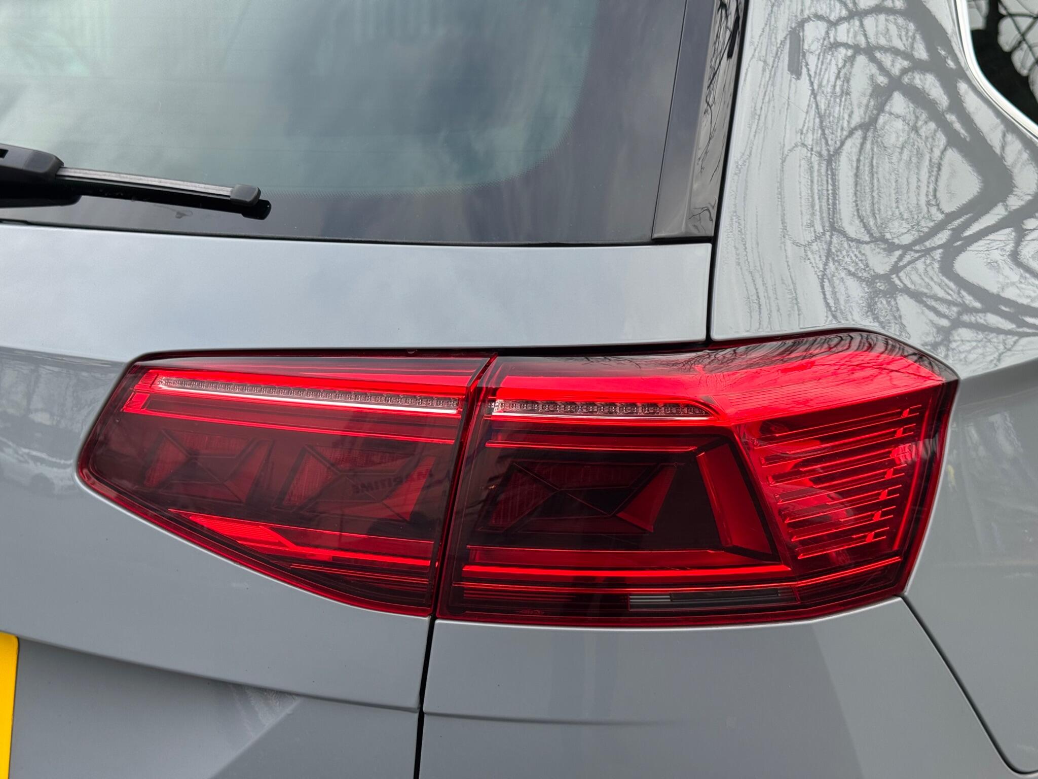 Volkswagen Passat - Image 54