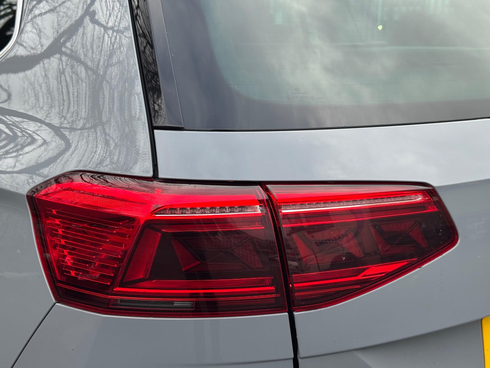 Volkswagen Passat - Image 57
