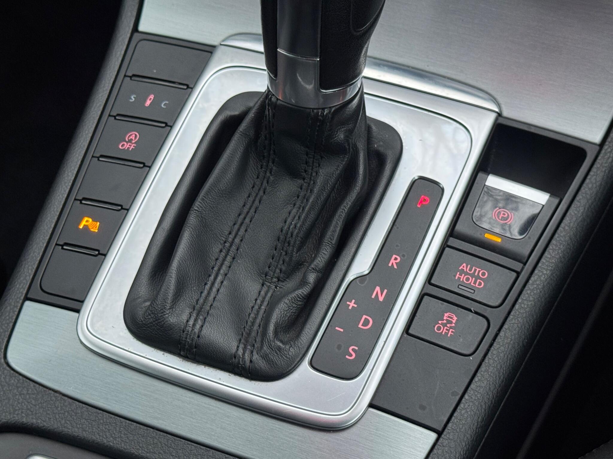 Volkswagen CC - Image 28