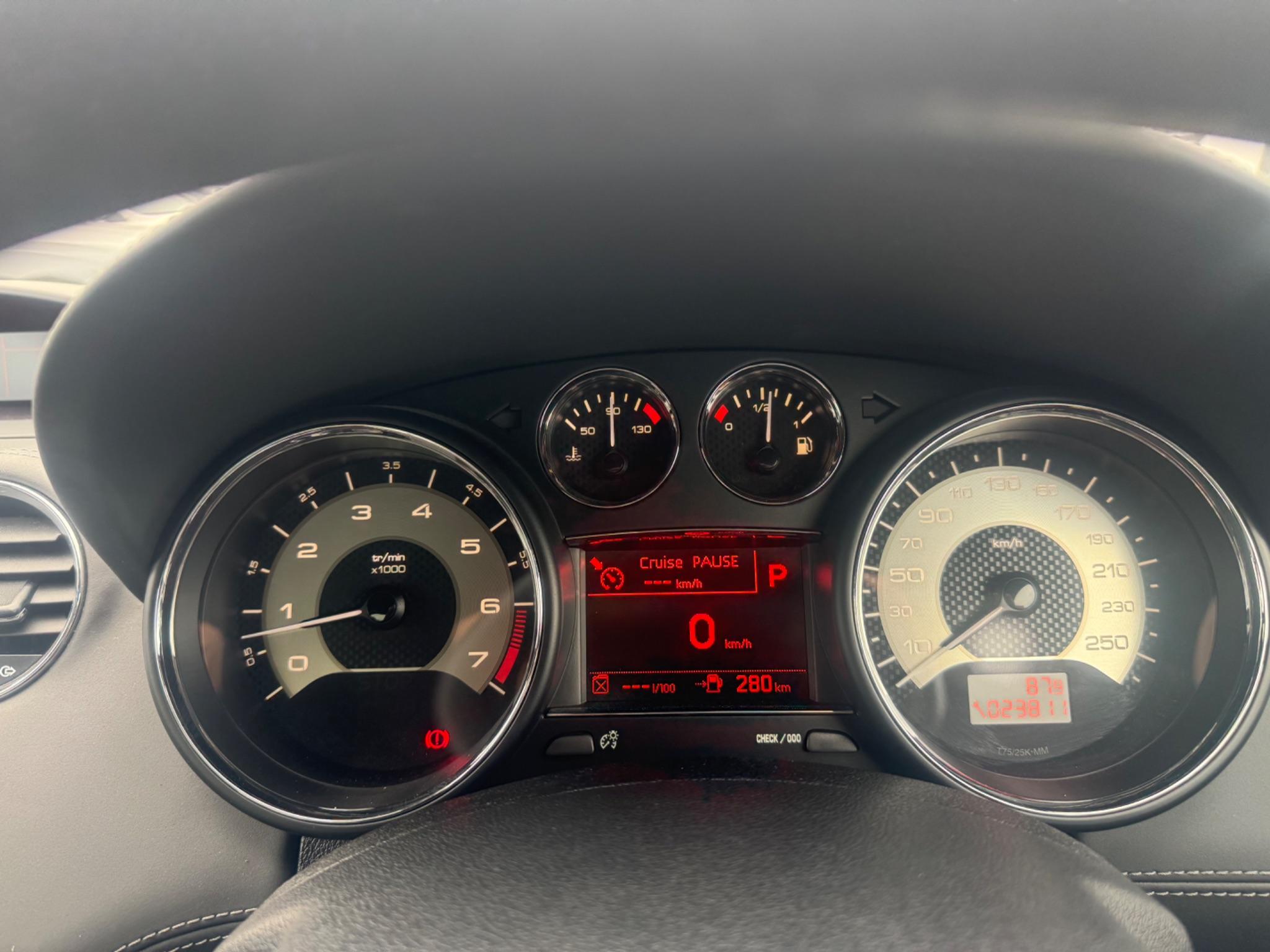 Peugeot RCZ - Image 18