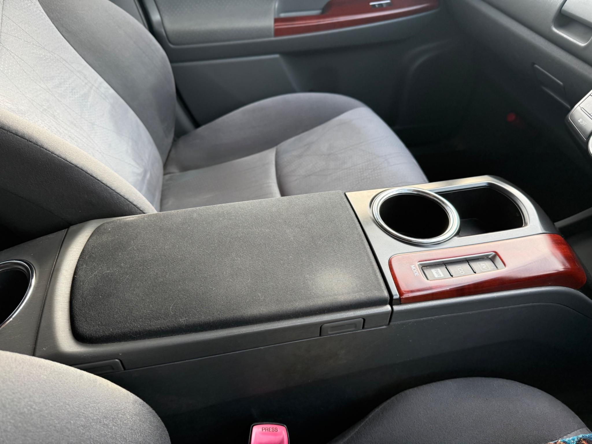 Toyota Prius+ - Image 13