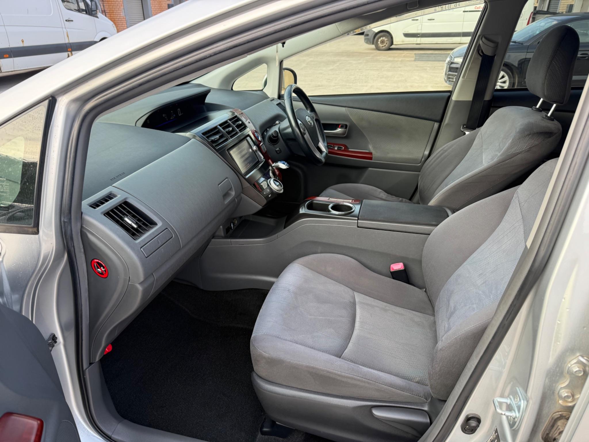 Toyota Prius+ - Image 22