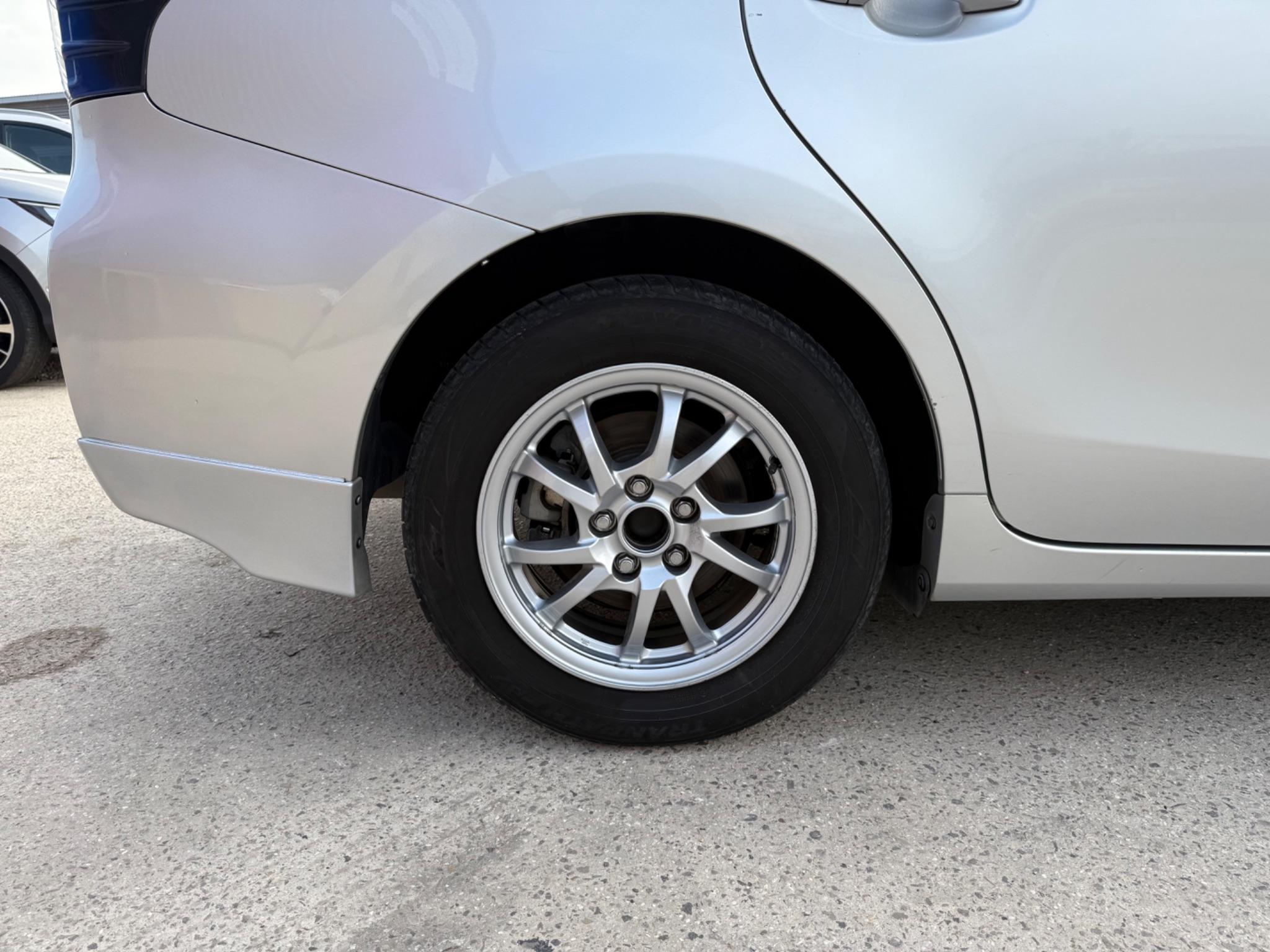 Toyota Prius+ - Image 28