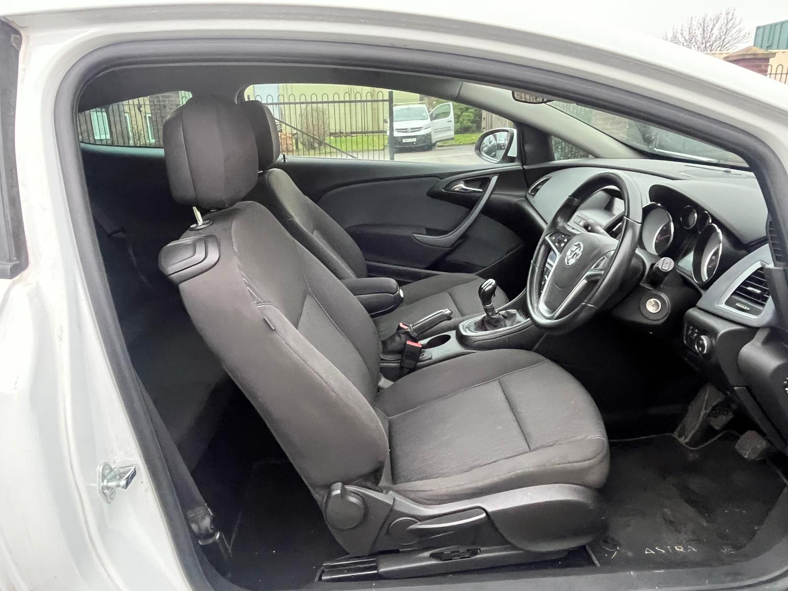 Vauxhall Astra GTC - Image 9