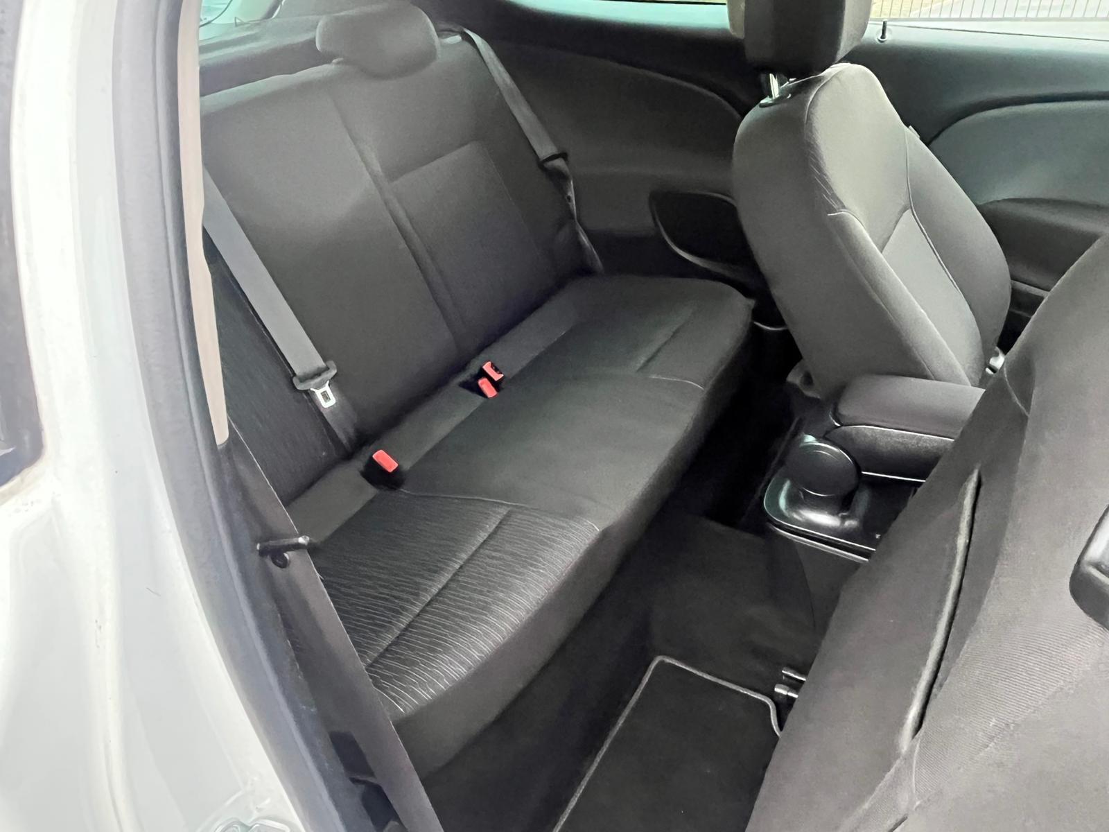 Vauxhall Astra GTC - Image 10