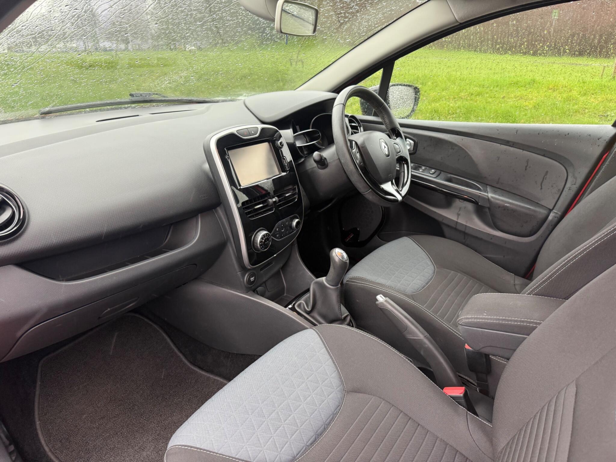 Renault Clio - Image 4