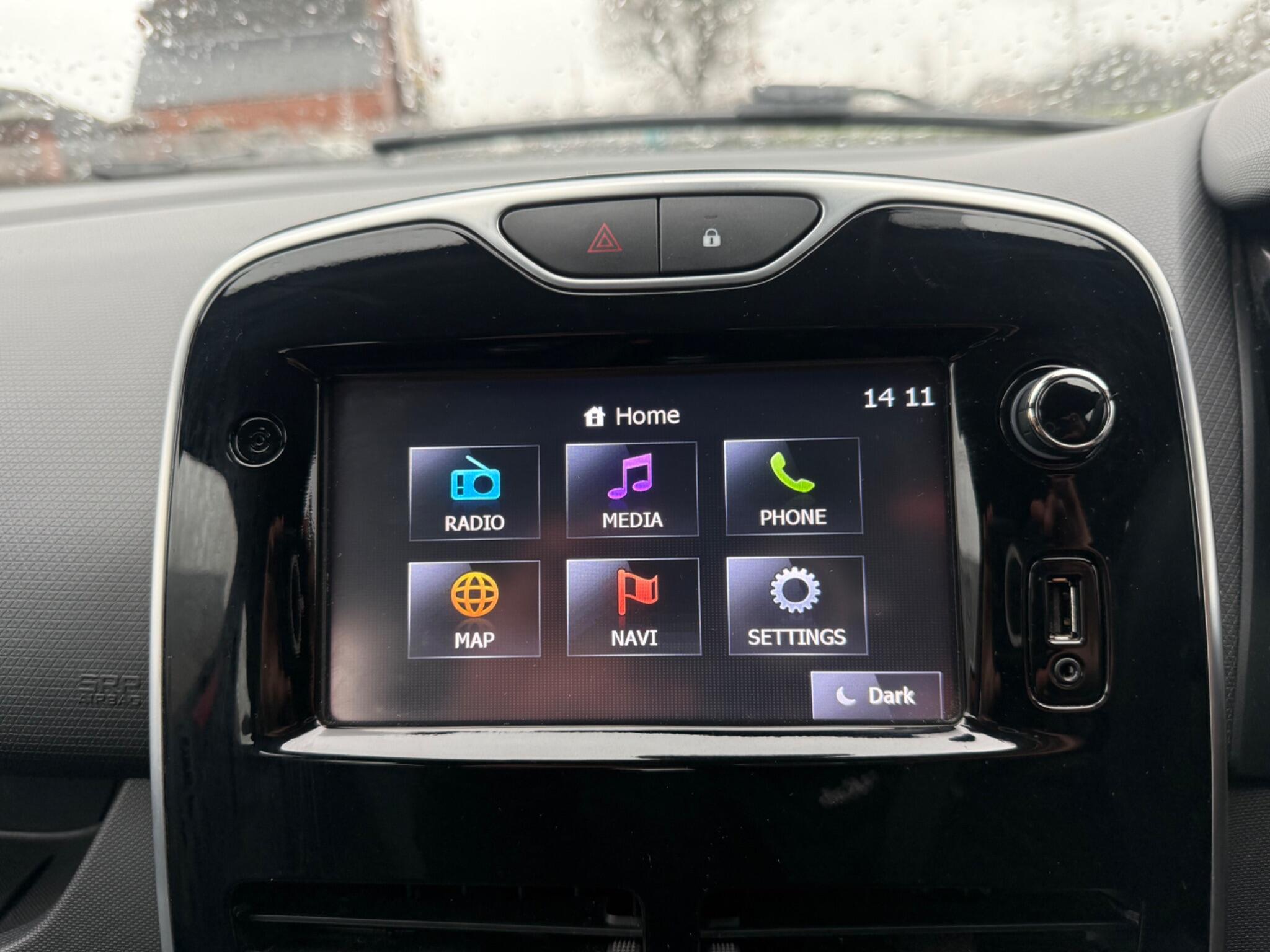 Renault Clio - Image 15