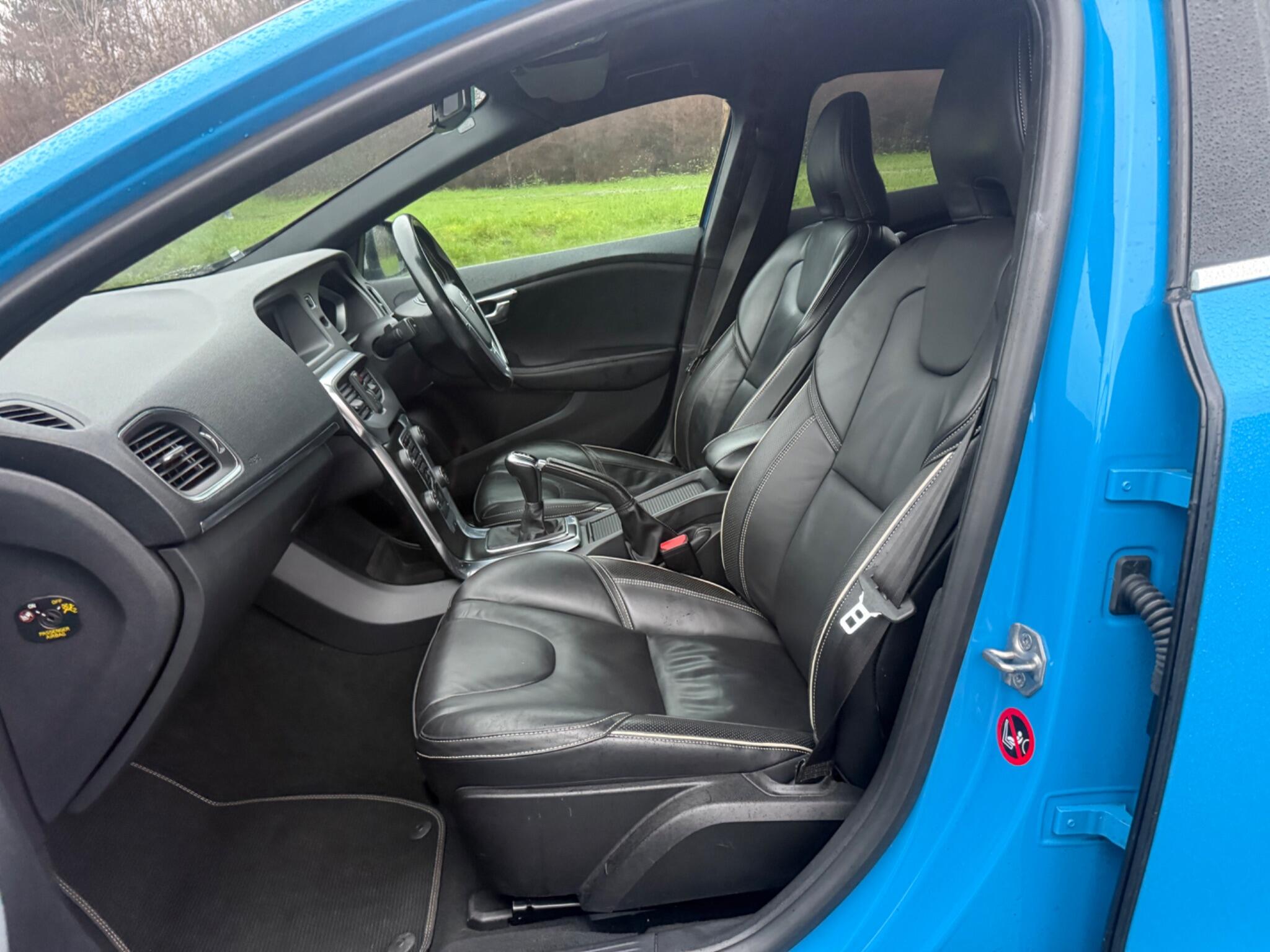 Volvo V40 - Image 13