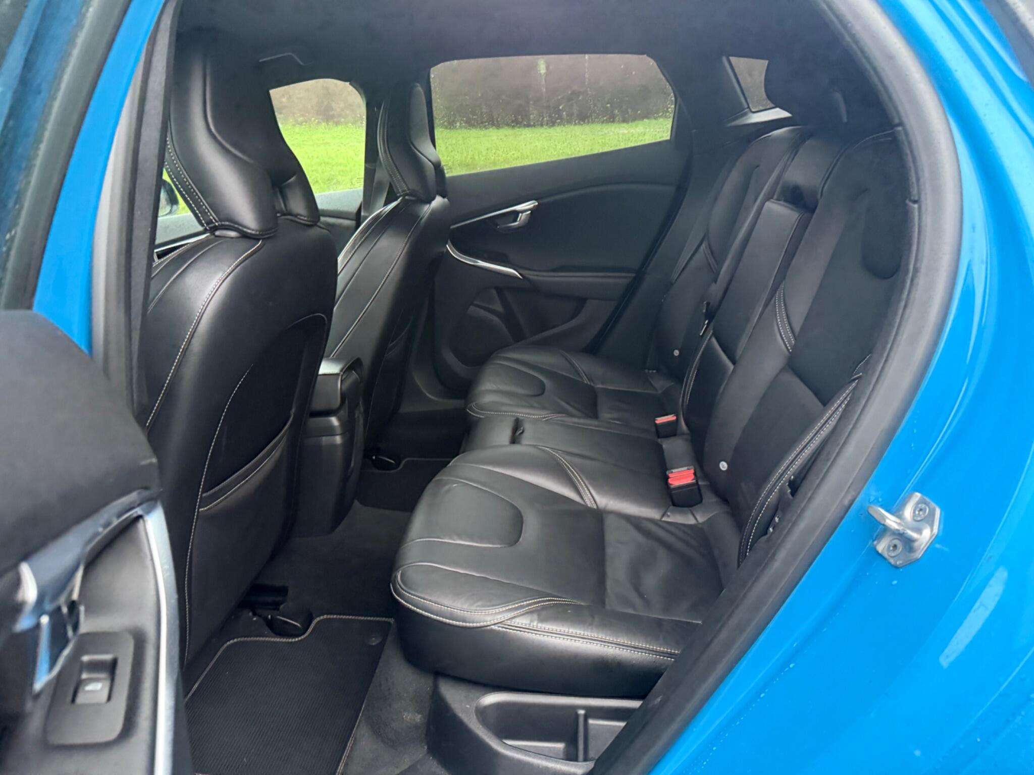 Volvo V40 - Image 16