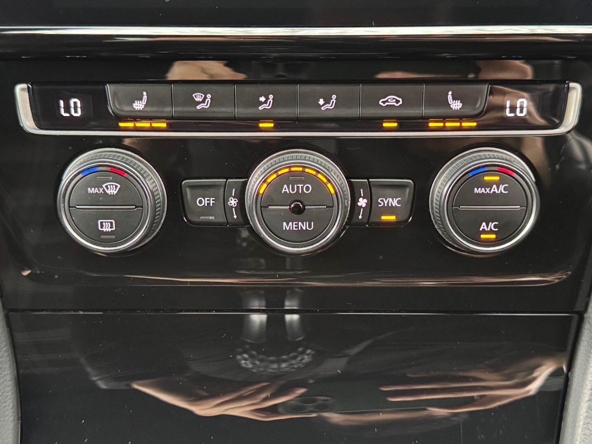 Volkswagen Golf - Image 24