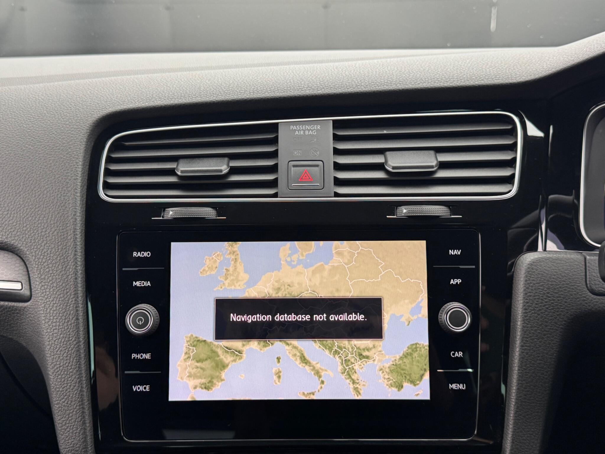 Volkswagen Golf - Image 31