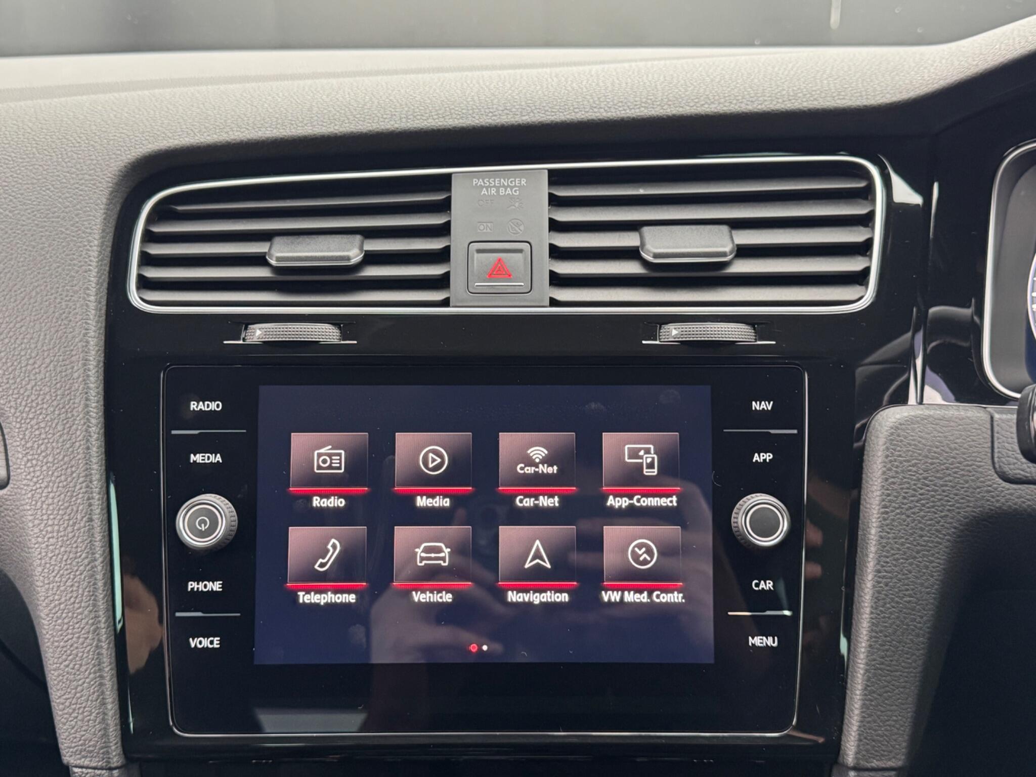 Volkswagen Golf - Image 33