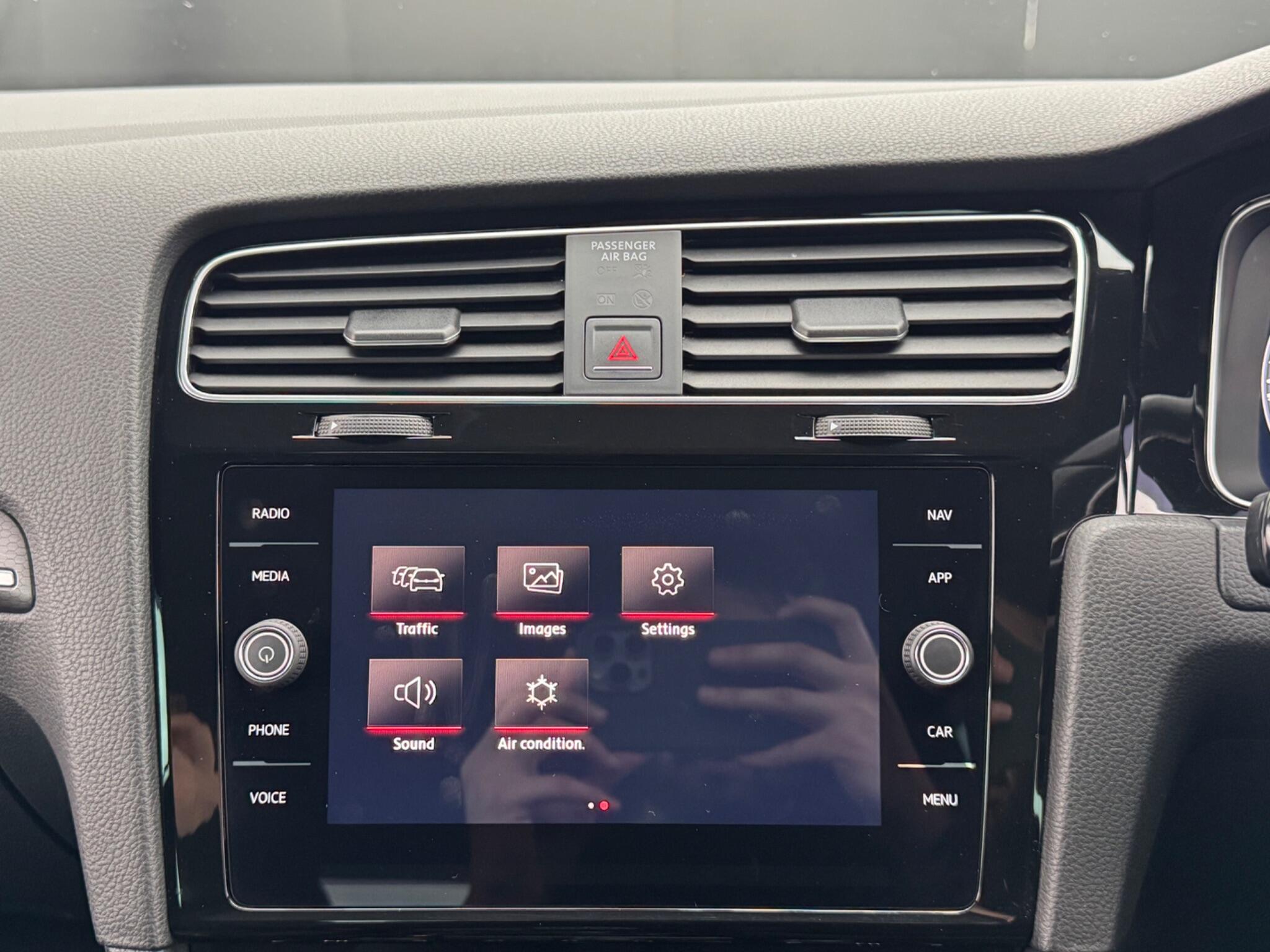 Volkswagen Golf - Image 38