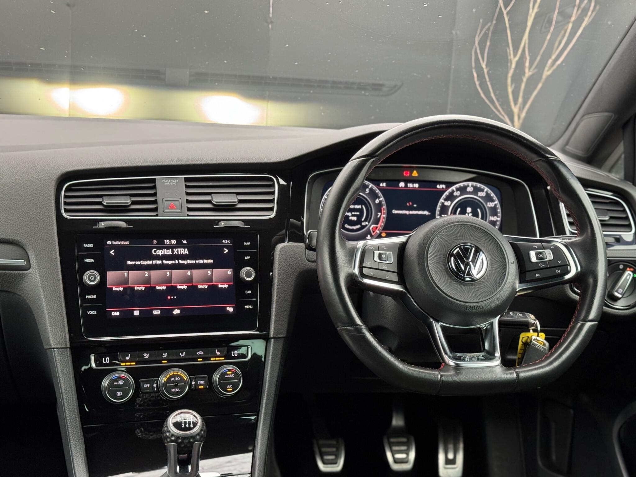 Volkswagen Golf - Image 42