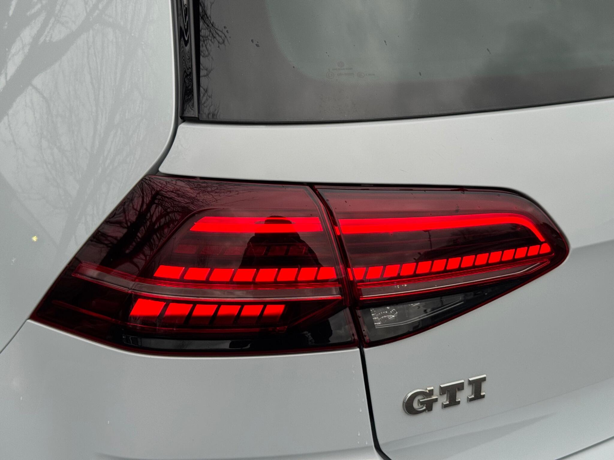 Volkswagen Golf - Image 45