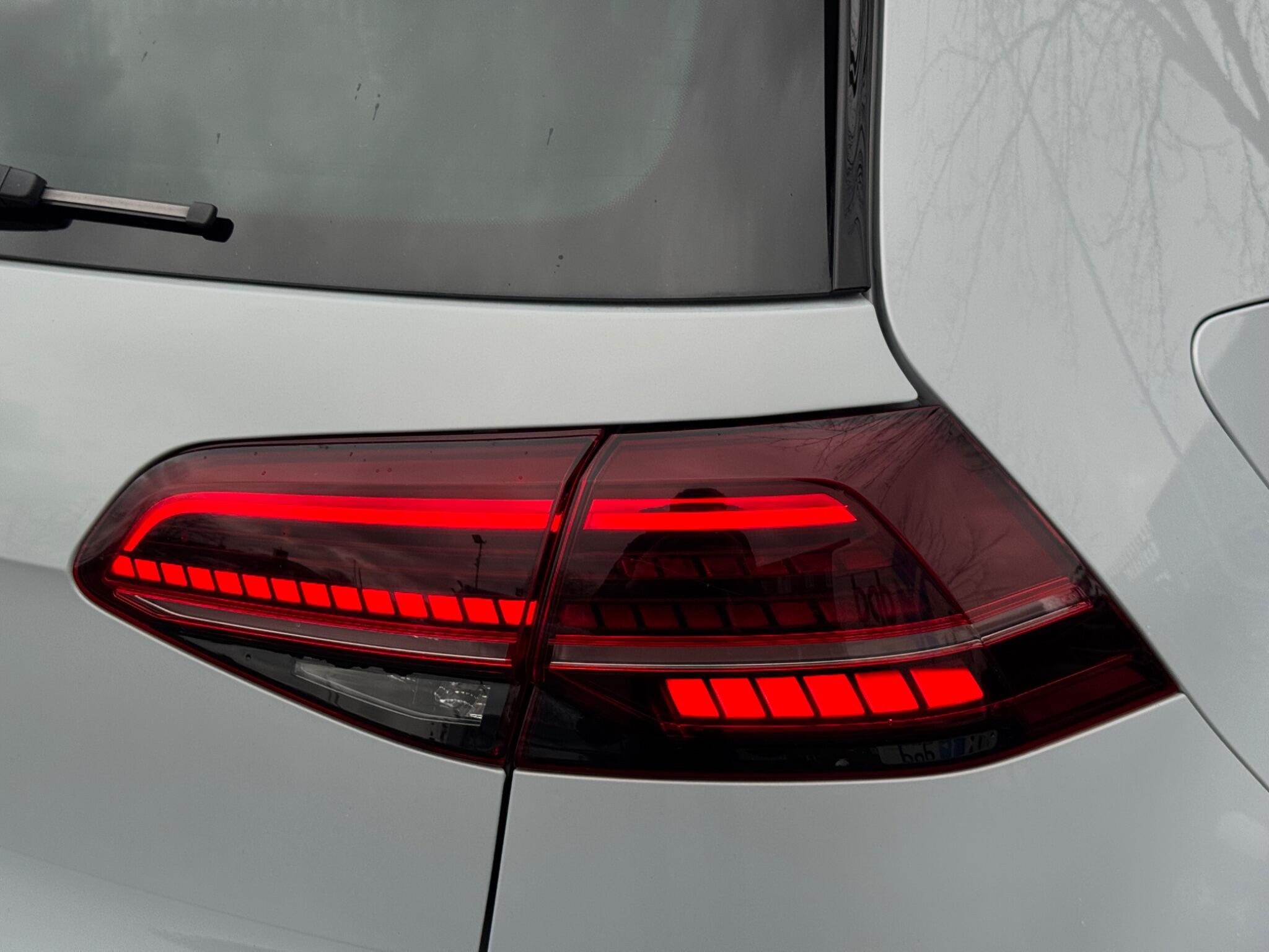 Volkswagen Golf - Image 50
