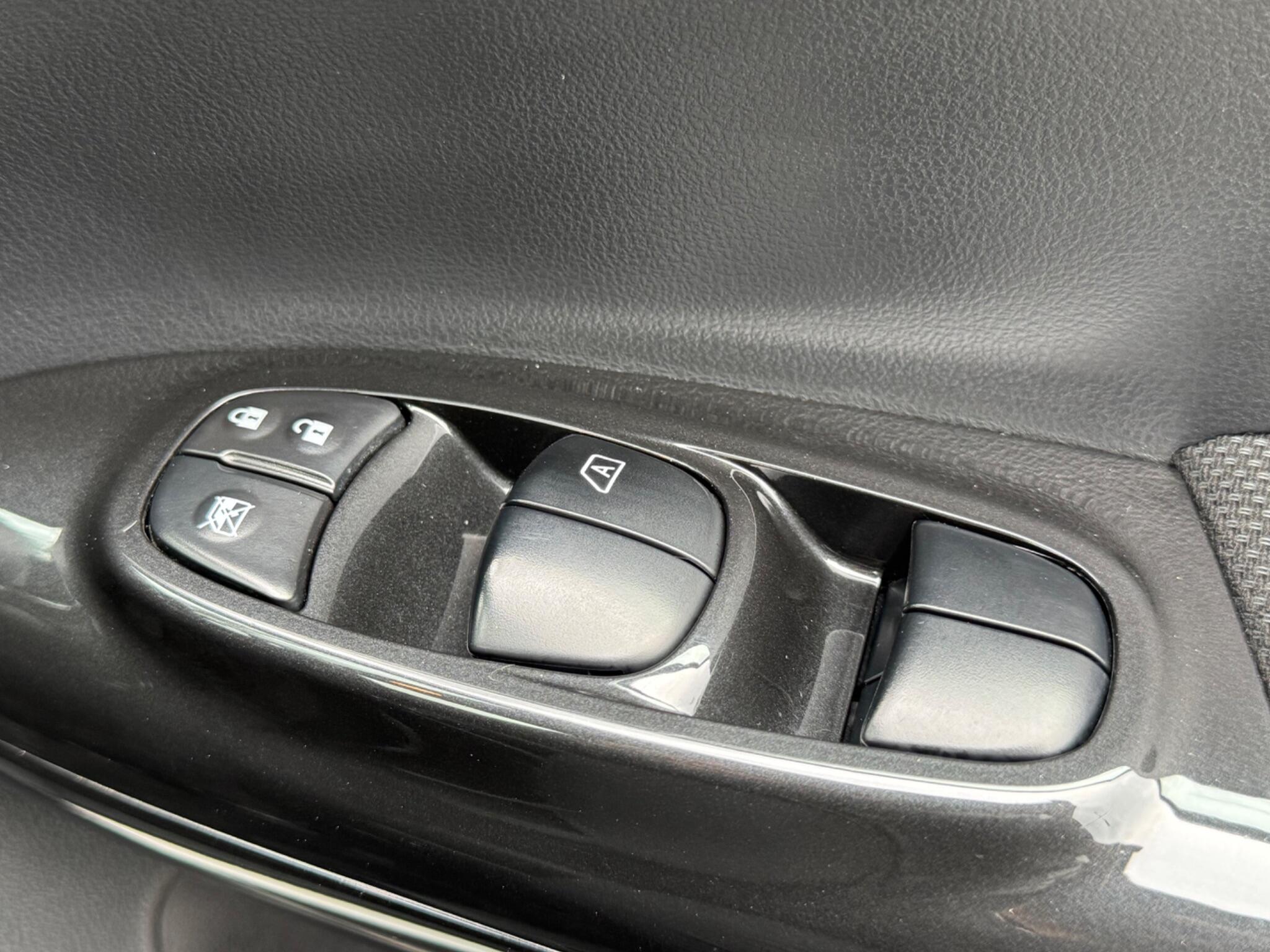 Nissan Juke - Image 27