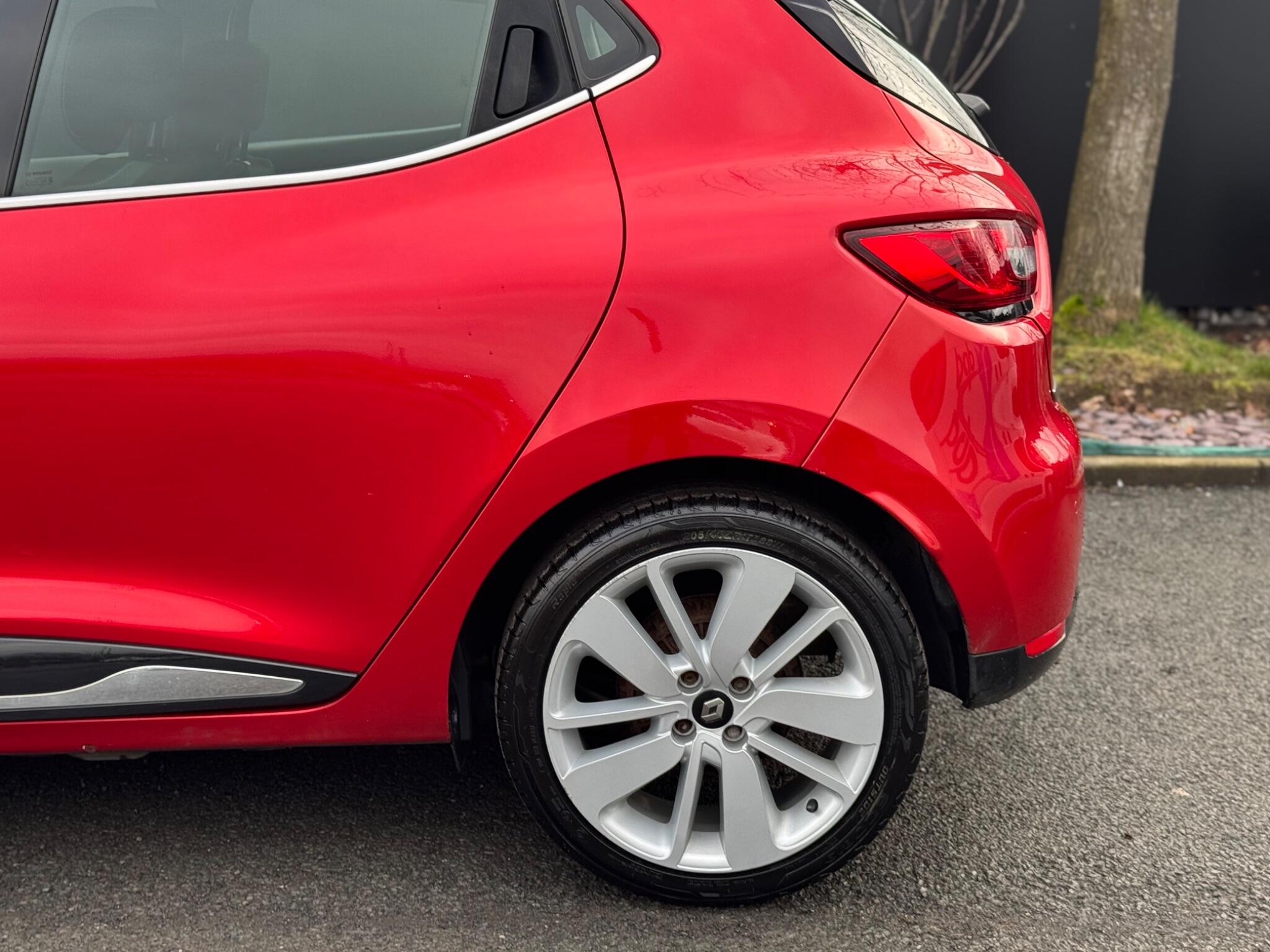 Renault Clio - Image 27