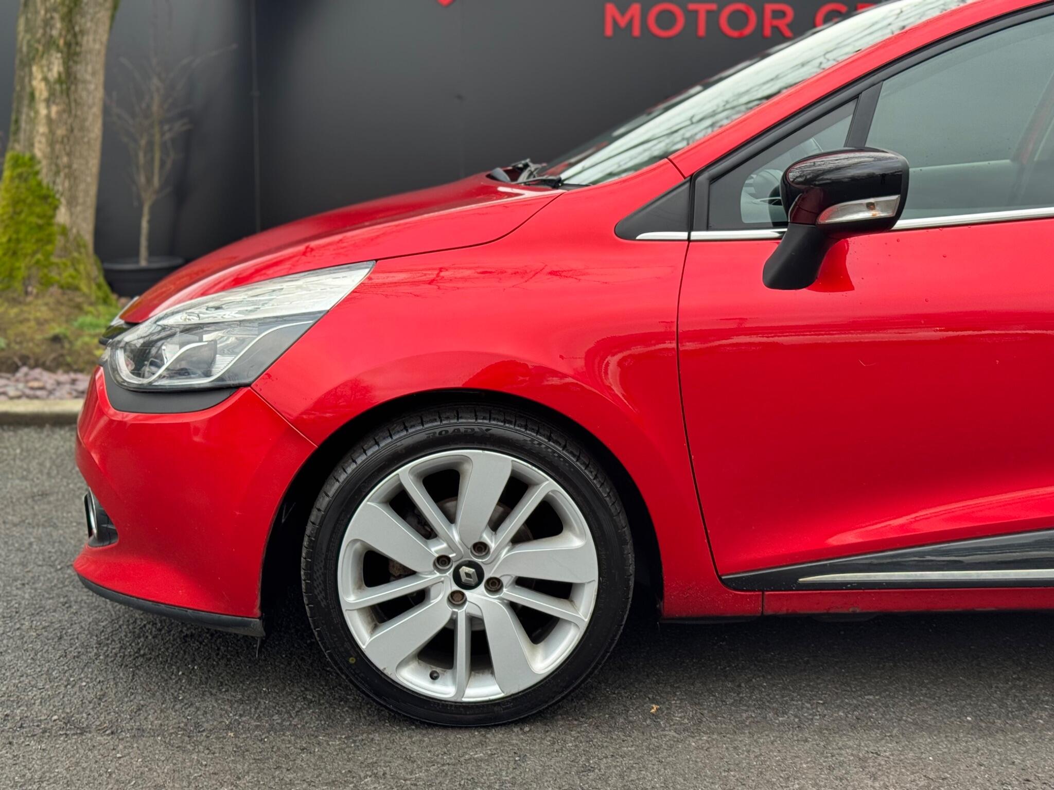 Renault Clio - Image 28